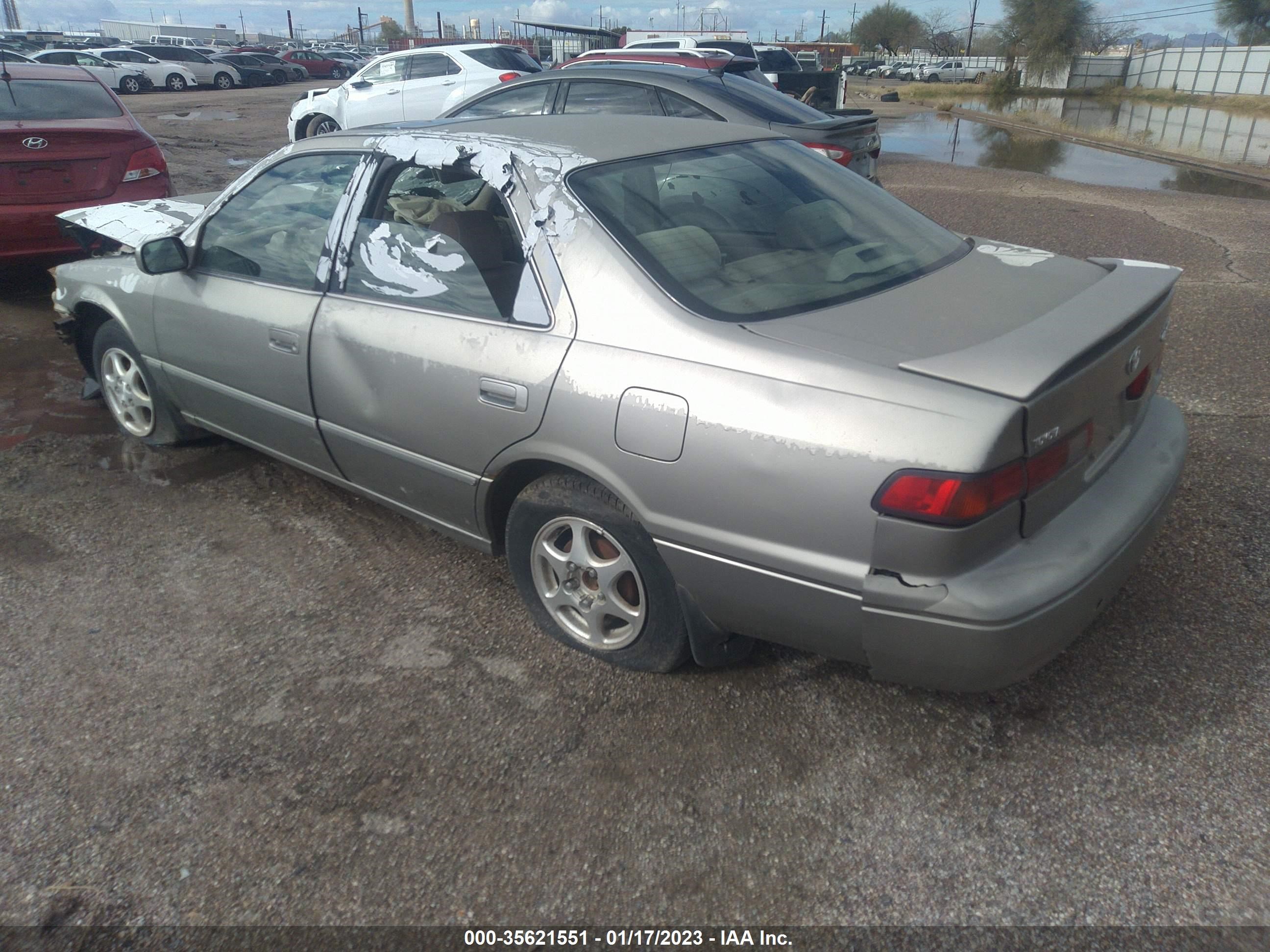 Photo 2 VIN: JT2BF22K5X0214082 - TOYOTA CAMRY 