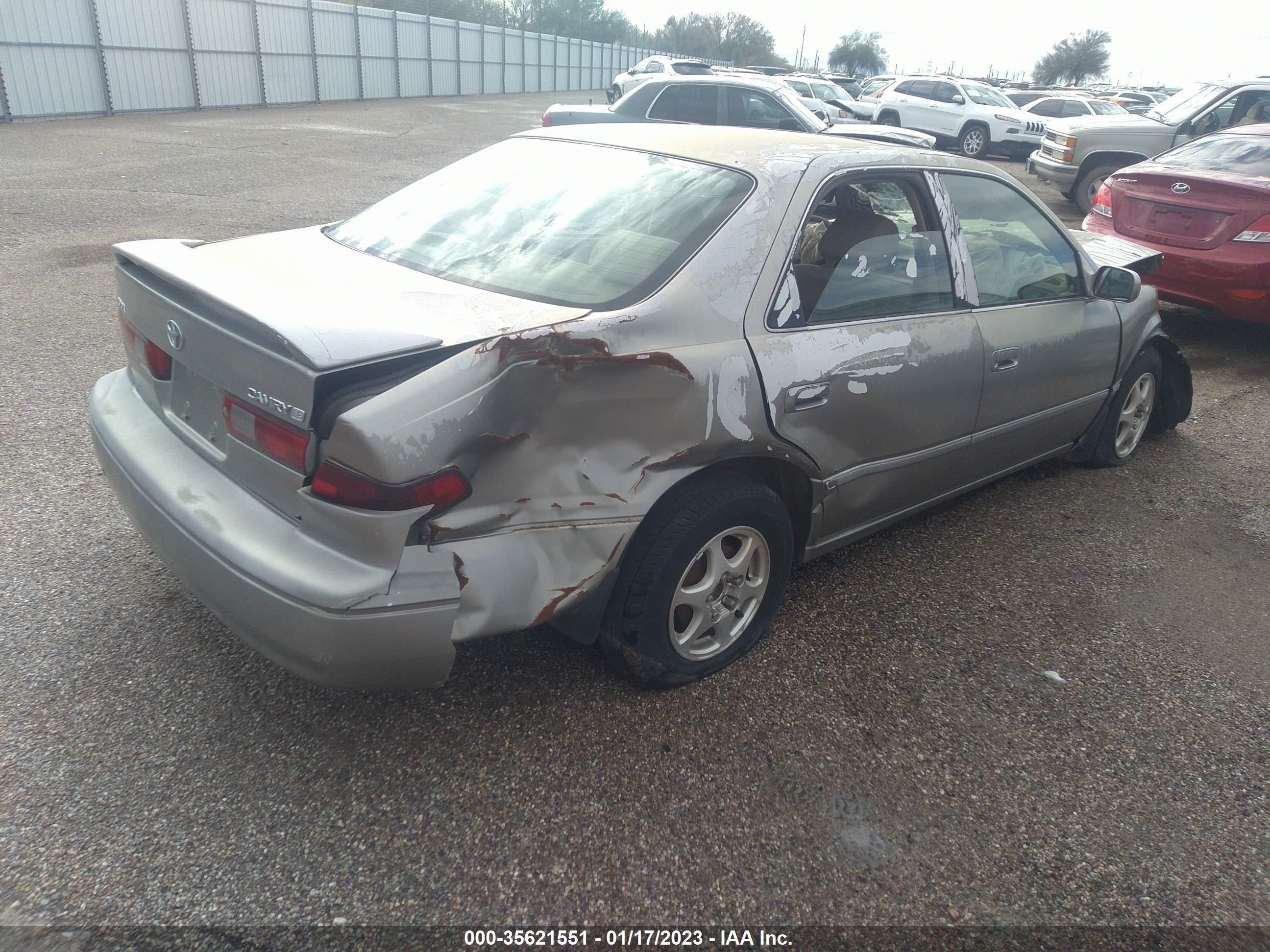 Photo 3 VIN: JT2BF22K5X0214082 - TOYOTA CAMRY 