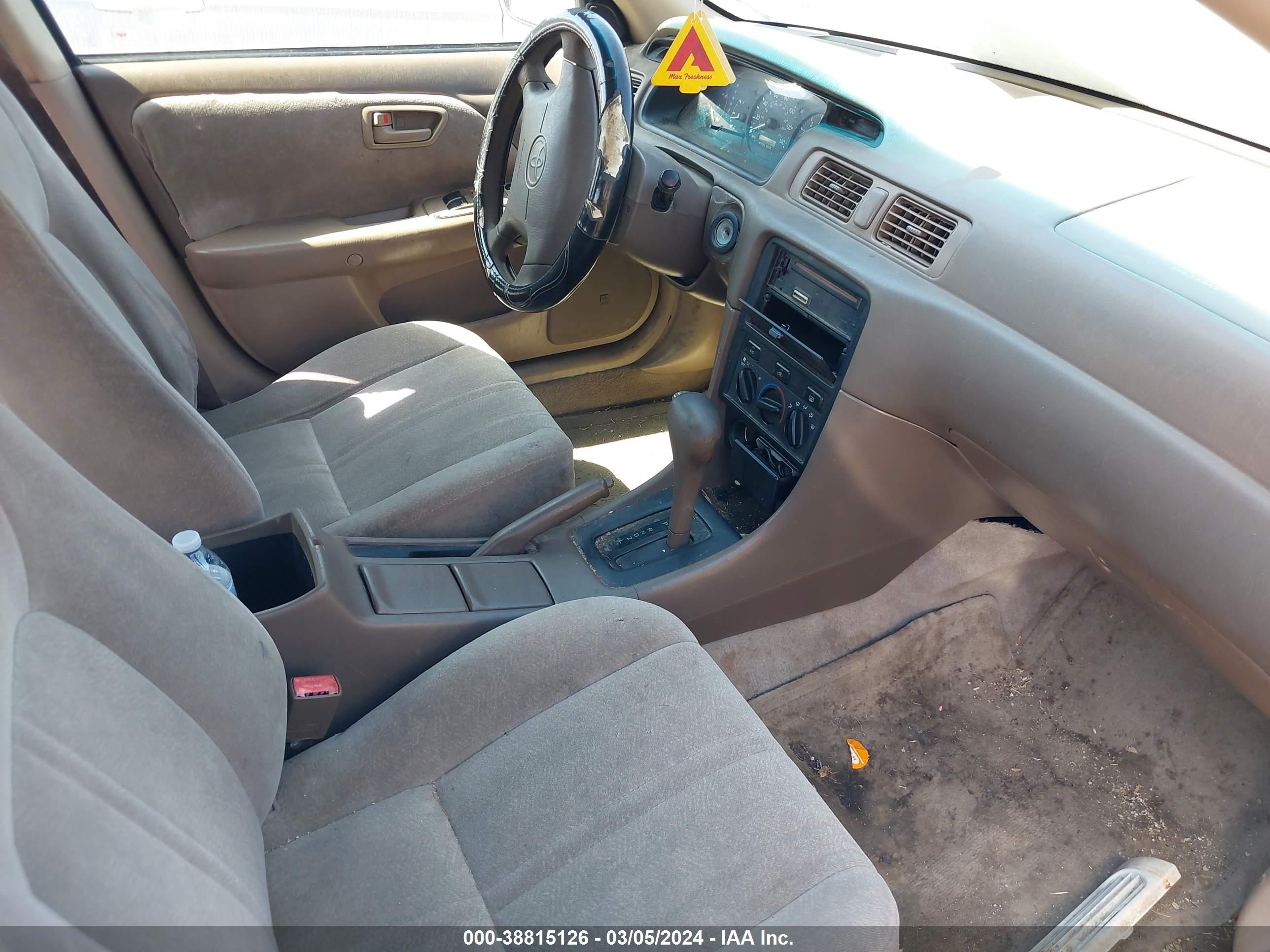 Photo 4 VIN: JT2BF22K610336120 - TOYOTA CAMRY 