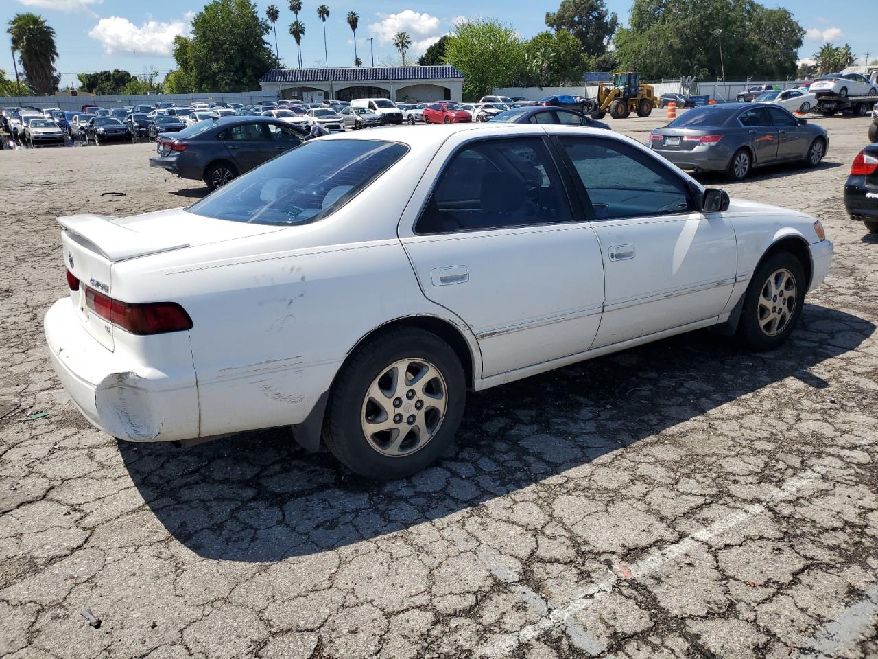 Photo 2 VIN: JT2BF22K6X0156841 - TOYOTA CAMRY 