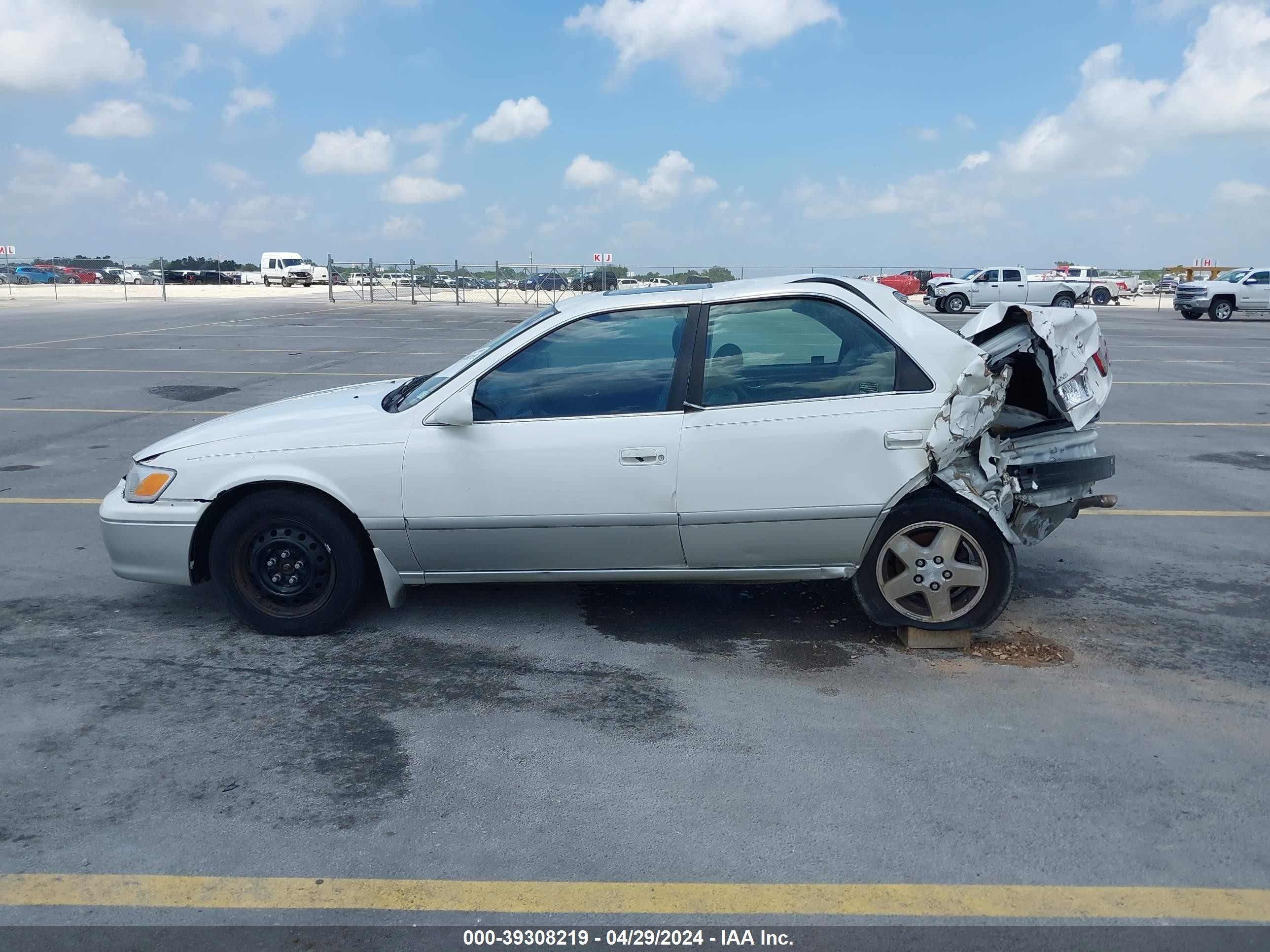 Photo 13 VIN: JT2BF22K810313535 - TOYOTA CAMRY 