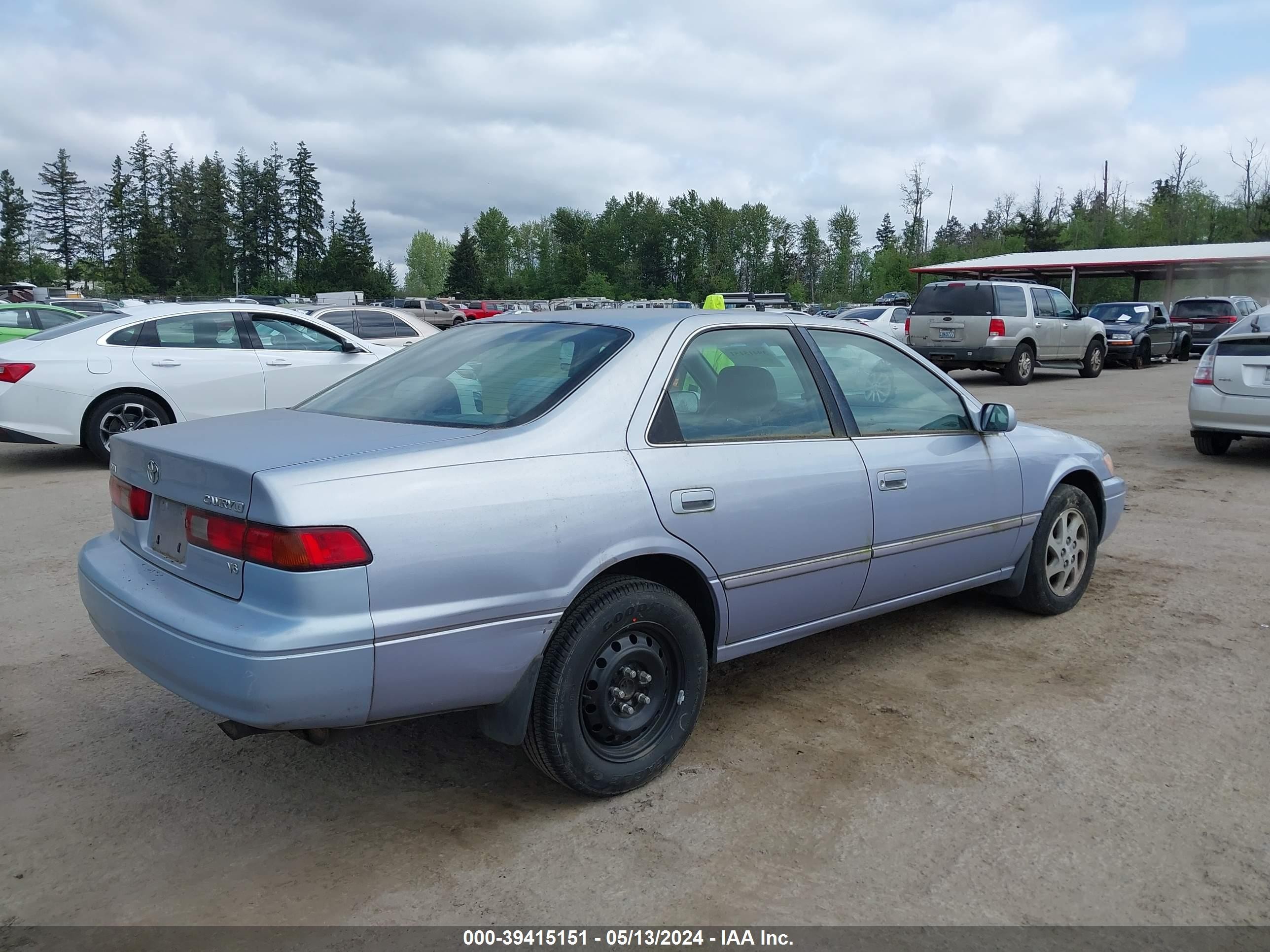 Photo 3 VIN: JT2BF22K8V0009000 - TOYOTA CAMRY 