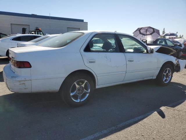 Photo 2 VIN: JT2BF22K8W0132331 - TOYOTA CAMRY 