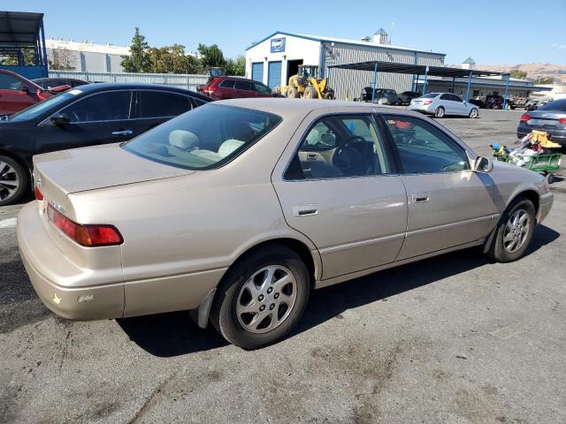 Photo 2 VIN: JT2BF22K8X0214240 - TOYOTA CAMRY LE 