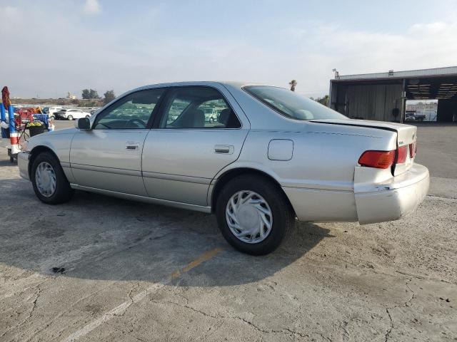 Photo 1 VIN: JT2BF22K8Y0288064 - TOYOTA CAMRY CE 