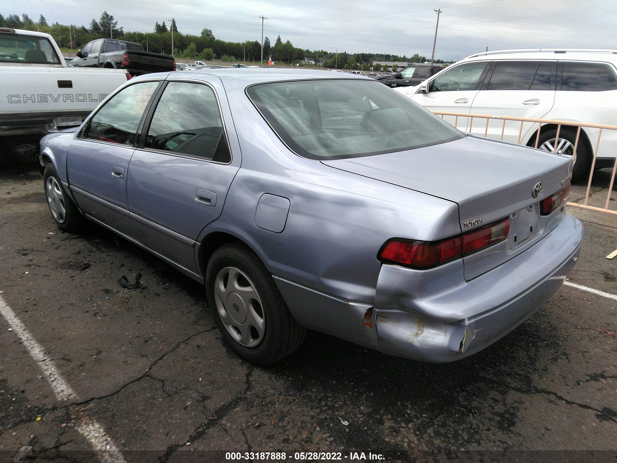 Photo 2 VIN: JT2BF22K9V0031748 - TOYOTA CAMRY 