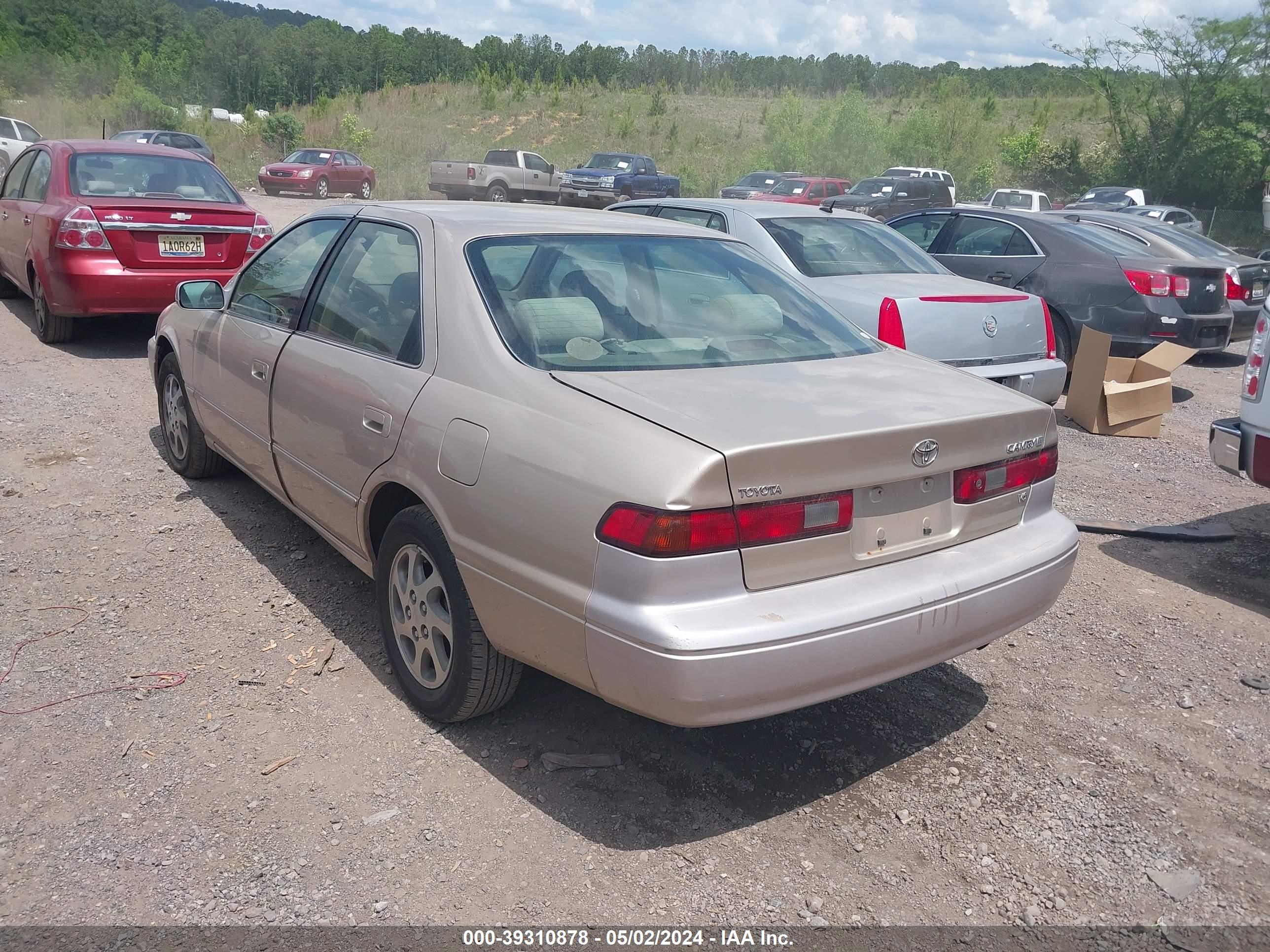 Photo 2 VIN: JT2BF22K9X0232228 - TOYOTA CAMRY LE 