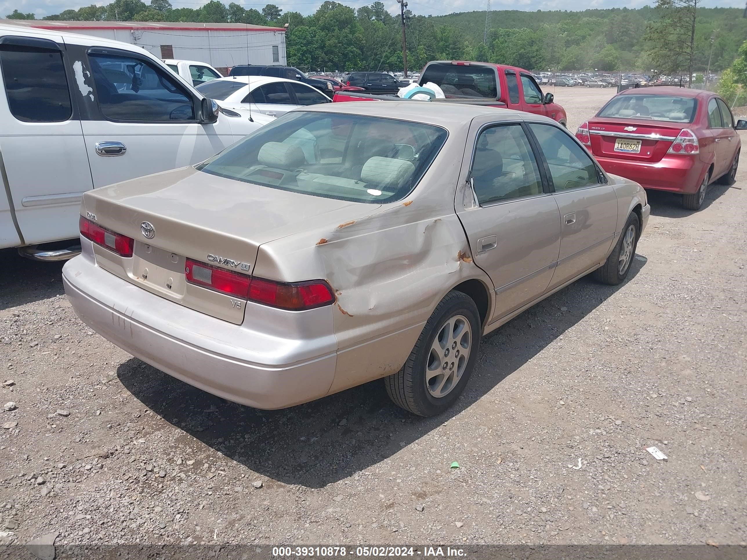 Photo 3 VIN: JT2BF22K9X0232228 - TOYOTA CAMRY LE 