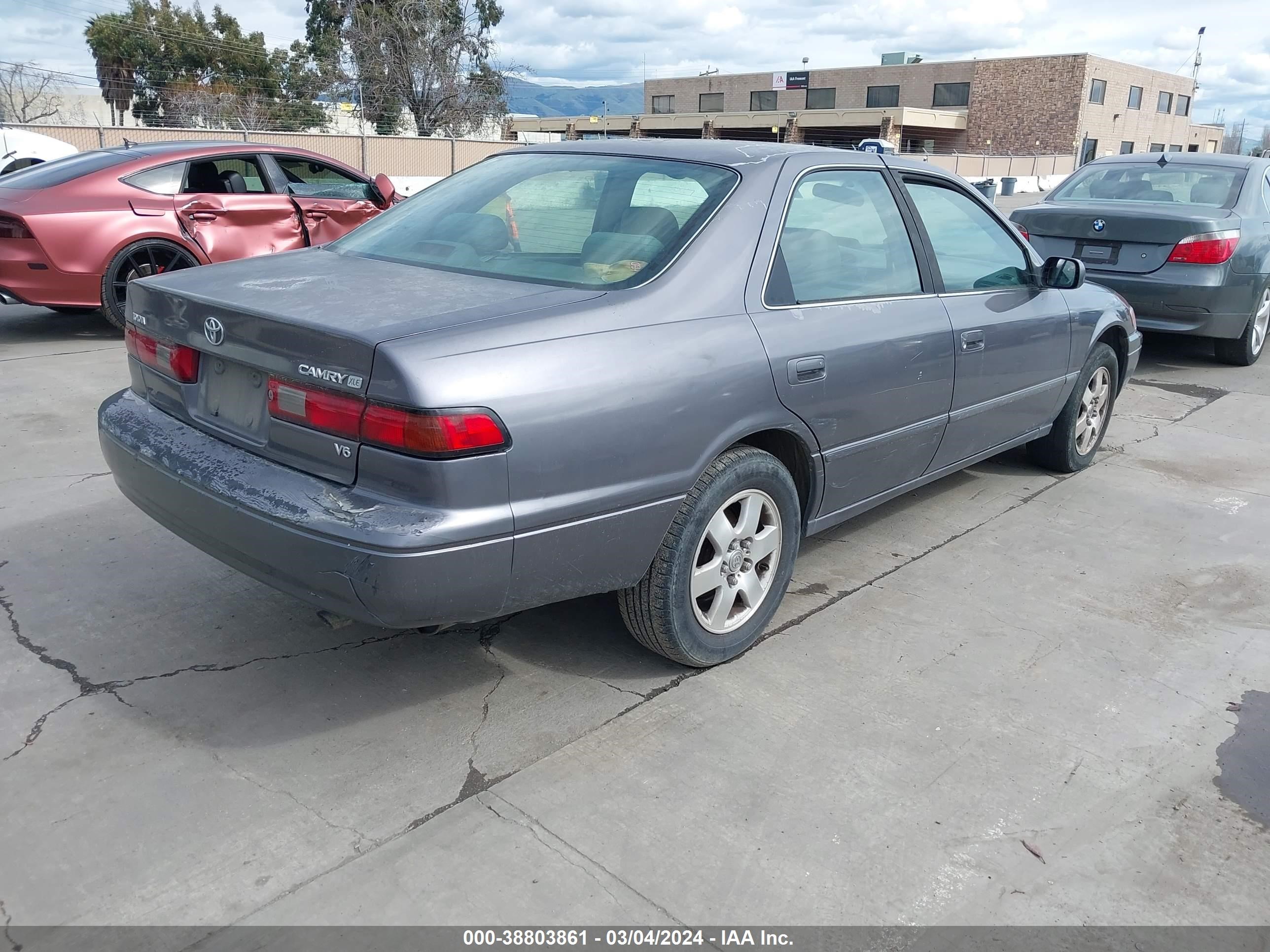 Photo 3 VIN: JT2BF28K0X0211033 - TOYOTA CAMRY 