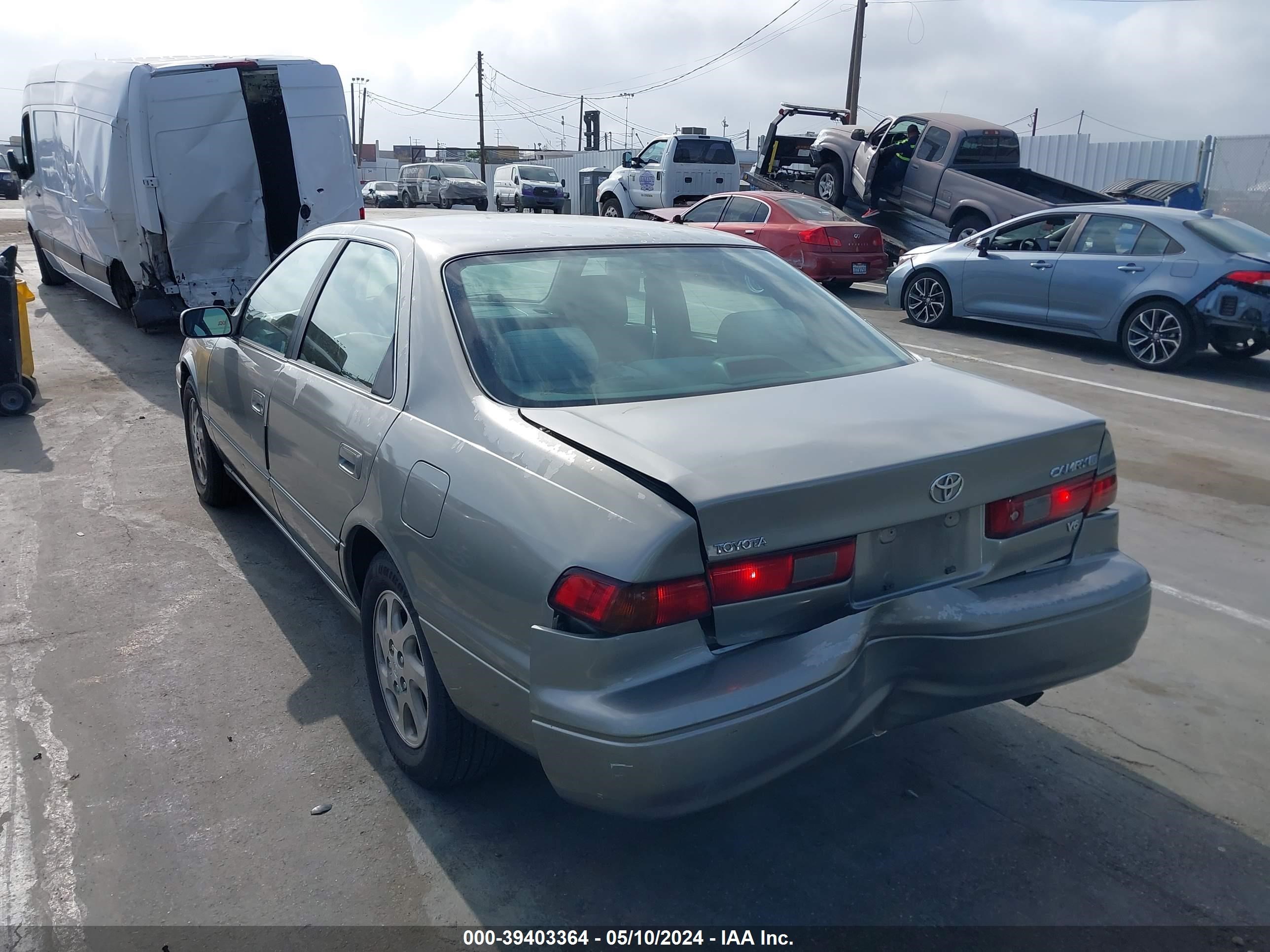 Photo 2 VIN: JT2BF28K2X0158464 - TOYOTA CAMRY 