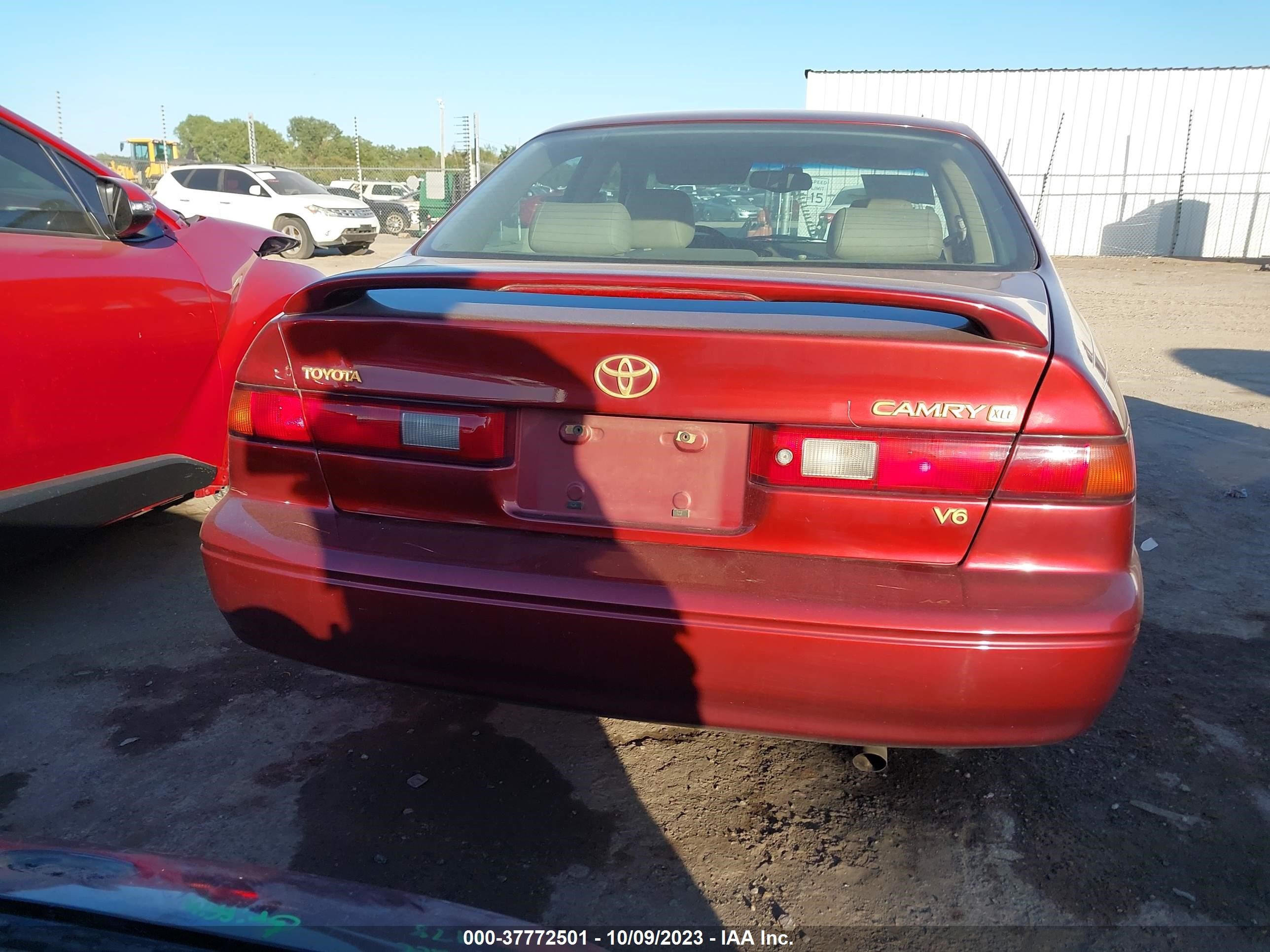 Photo 15 VIN: JT2BF28K3X0173927 - TOYOTA CAMRY 