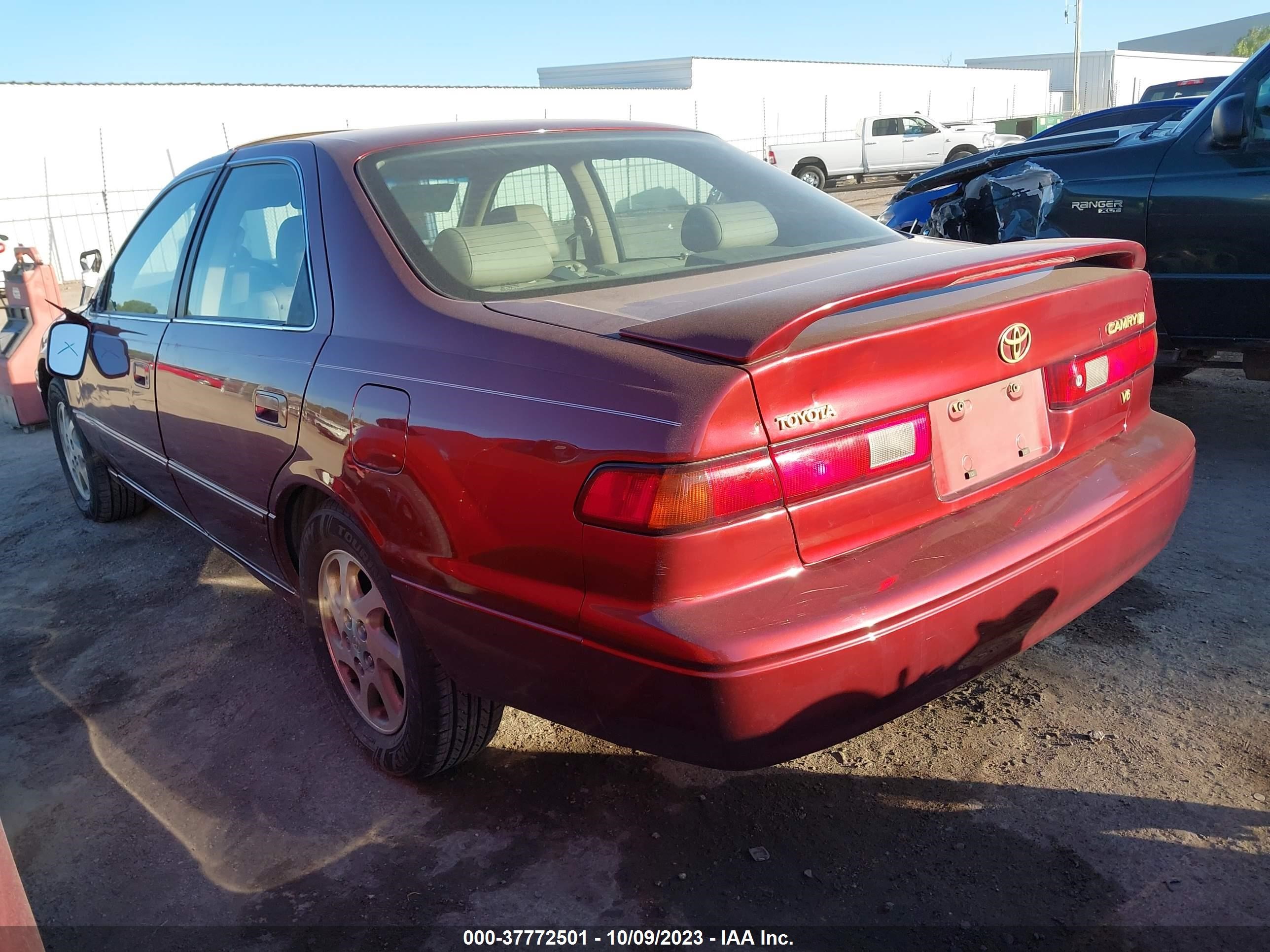 Photo 2 VIN: JT2BF28K3X0173927 - TOYOTA CAMRY 