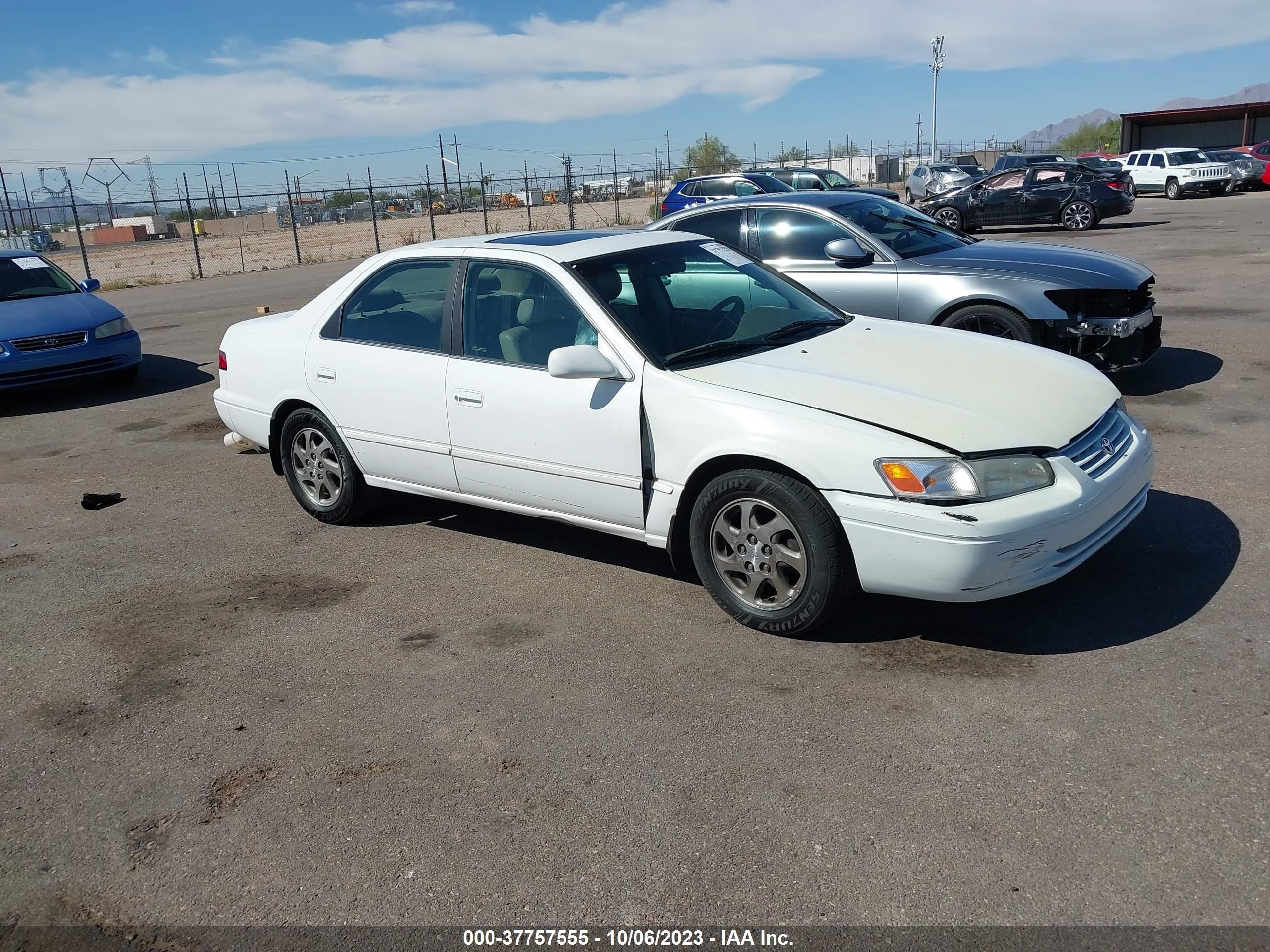 Photo 12 VIN: JT2BF28K3X0207834 - TOYOTA CAMRY 