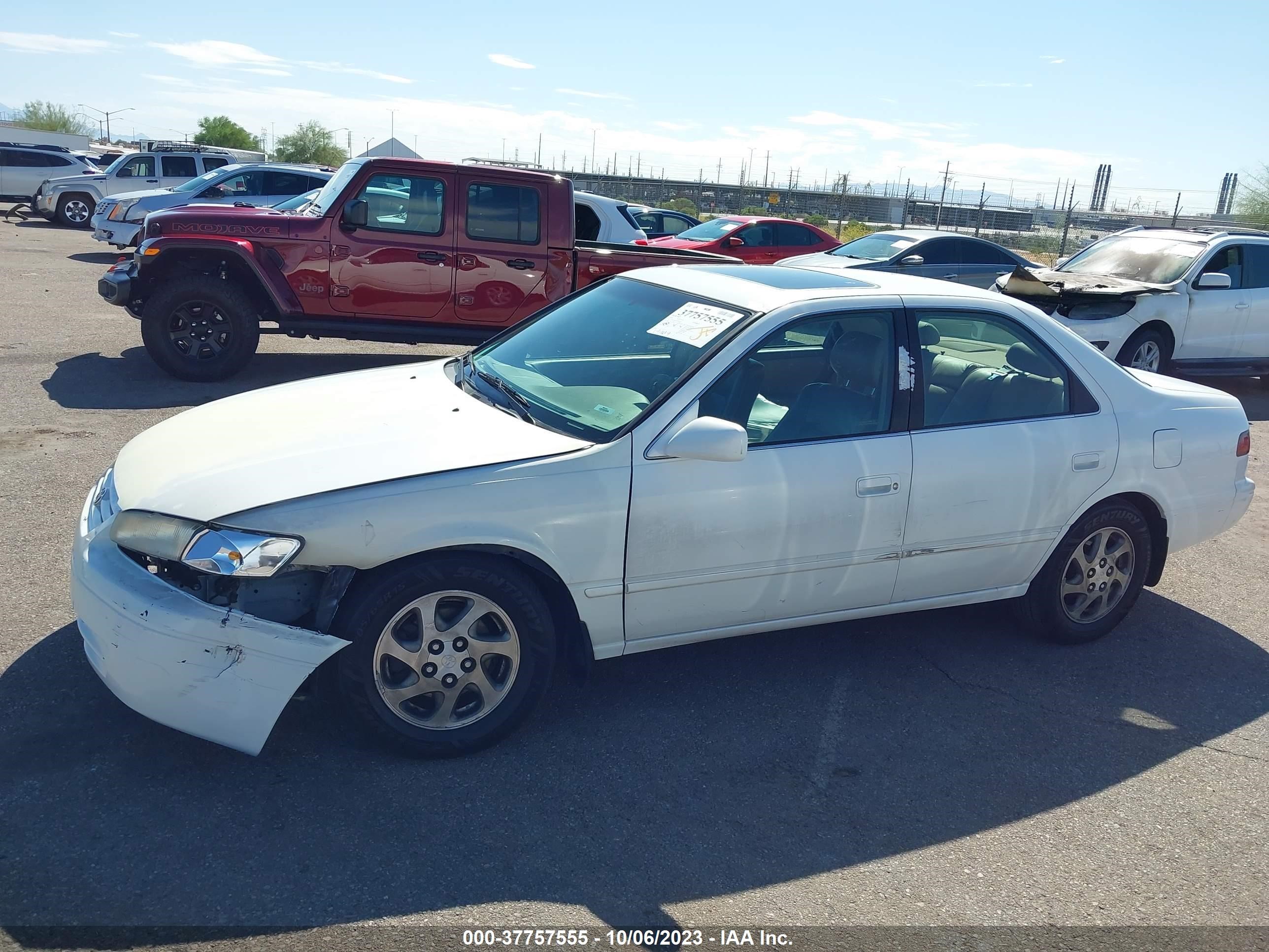 Photo 13 VIN: JT2BF28K3X0207834 - TOYOTA CAMRY 