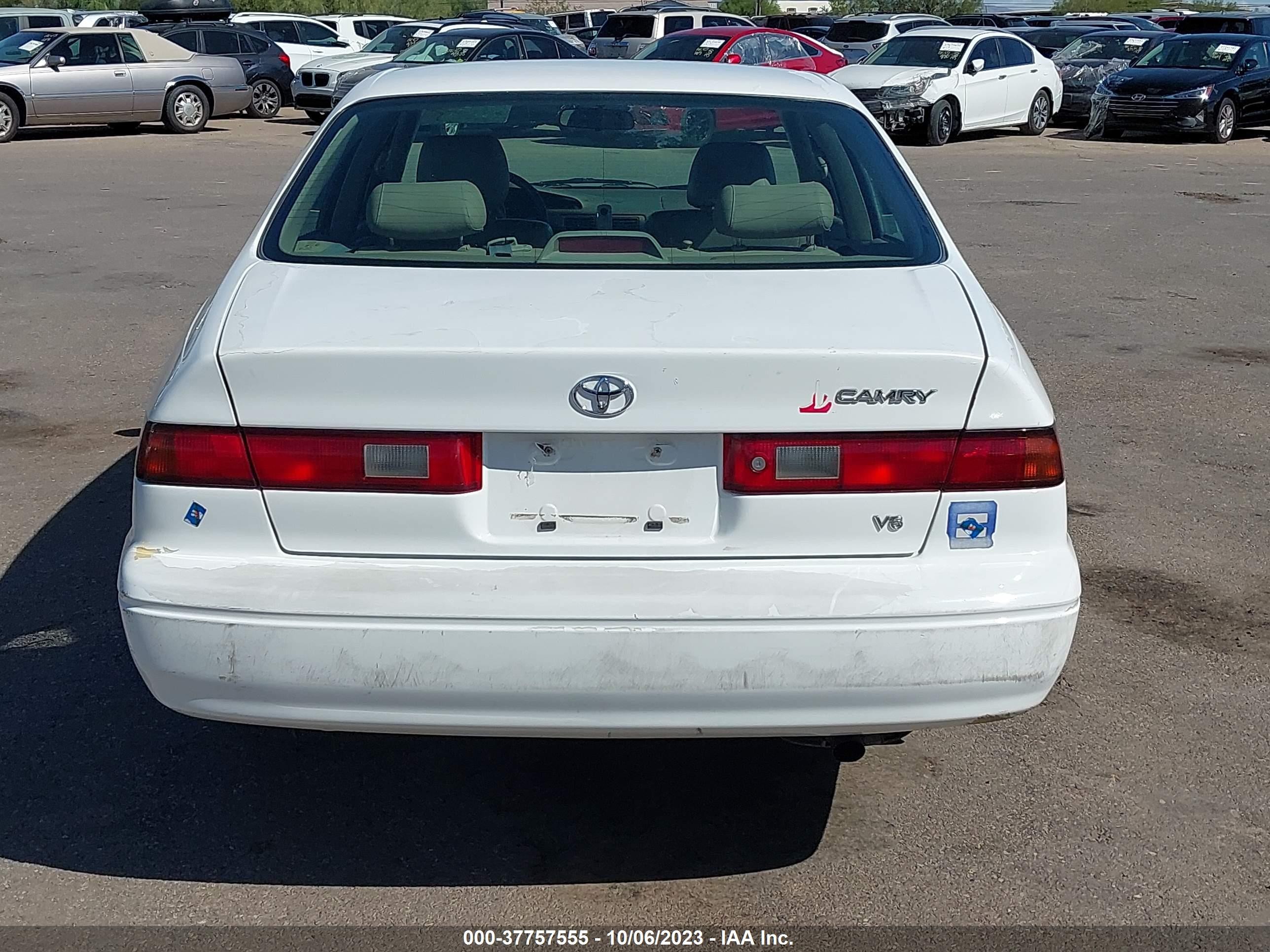 Photo 15 VIN: JT2BF28K3X0207834 - TOYOTA CAMRY 