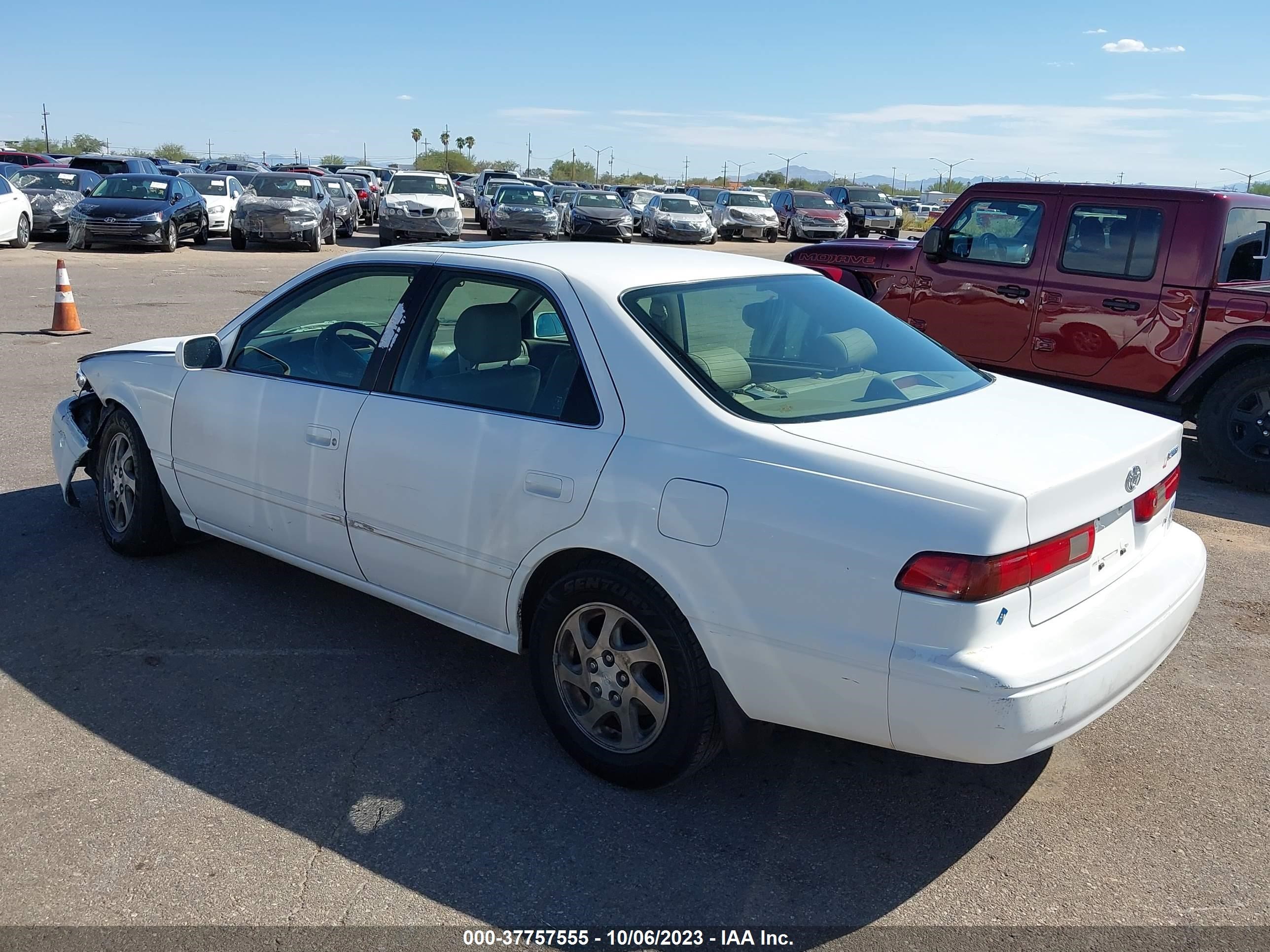 Photo 2 VIN: JT2BF28K3X0207834 - TOYOTA CAMRY 