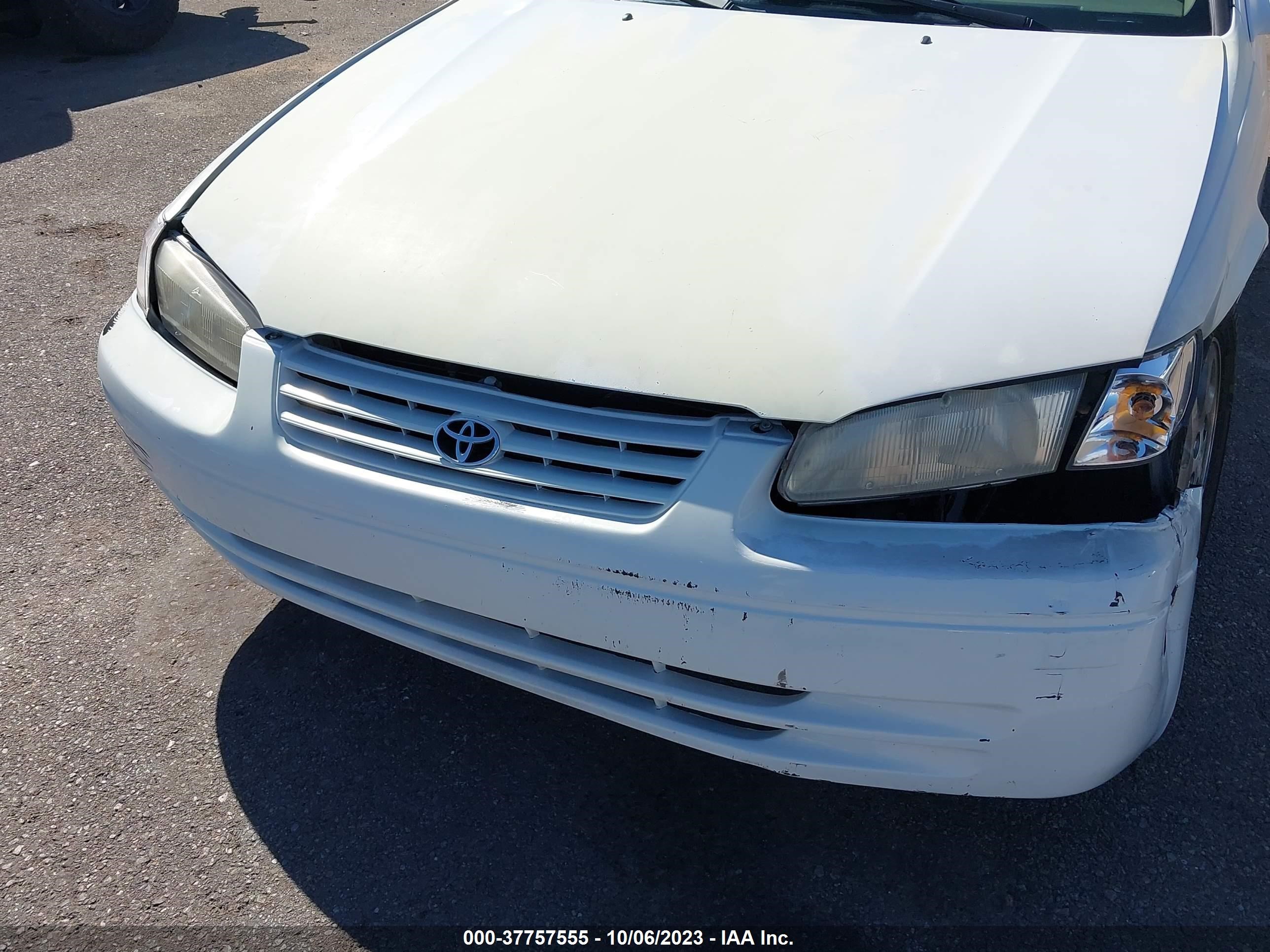 Photo 5 VIN: JT2BF28K3X0207834 - TOYOTA CAMRY 