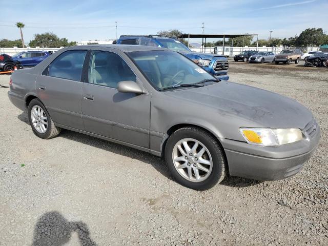 Photo 3 VIN: JT2BF28K3Y0249731 - TOYOTA CAMRY LE 