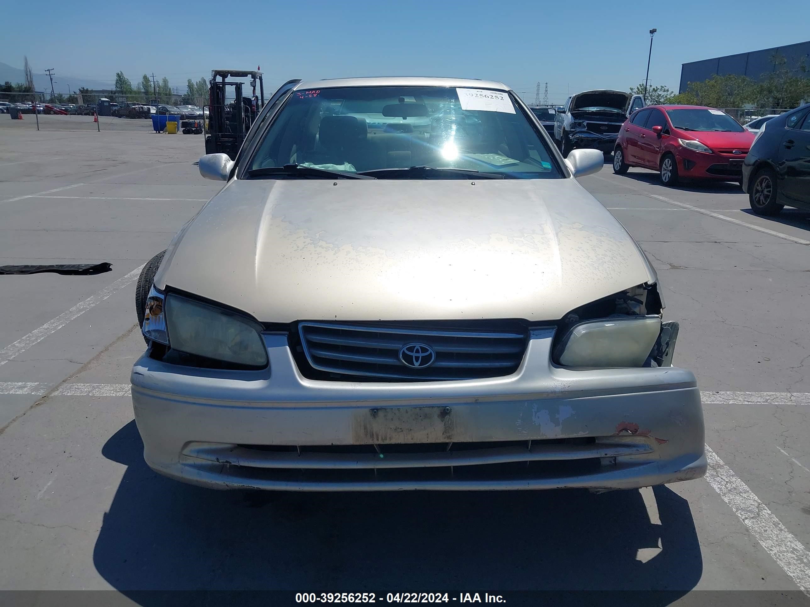 Photo 12 VIN: JT2BF28K3Y0256694 - TOYOTA CAMRY 