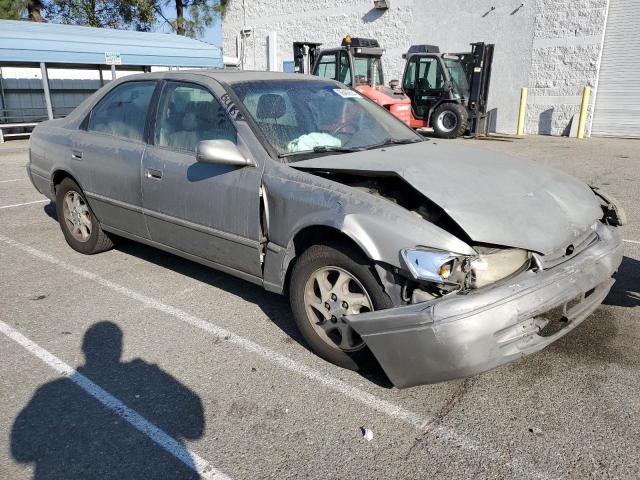 Photo 3 VIN: JT2BF28K4W0106302 - TOYOTA CAMRY LE 