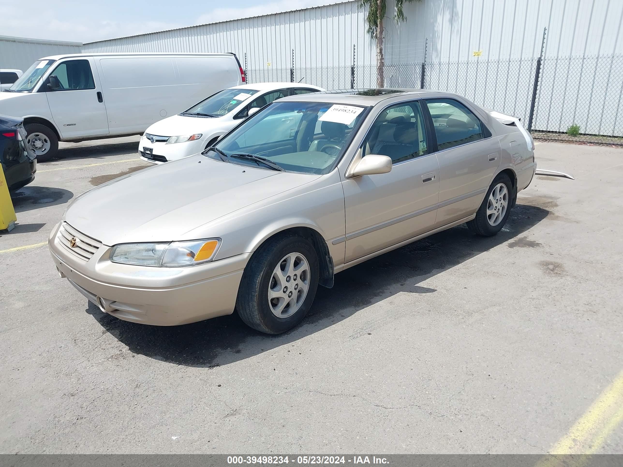 Photo 1 VIN: JT2BF28K4X0148244 - TOYOTA CAMRY 