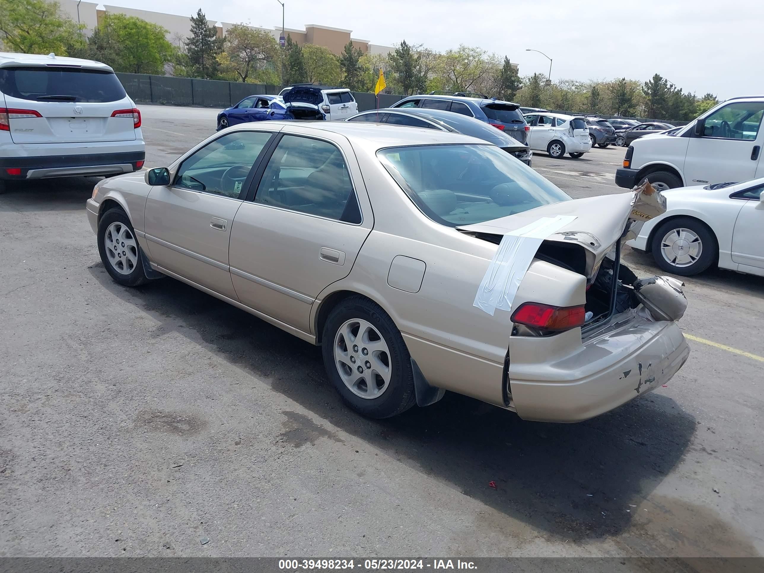 Photo 2 VIN: JT2BF28K4X0148244 - TOYOTA CAMRY 