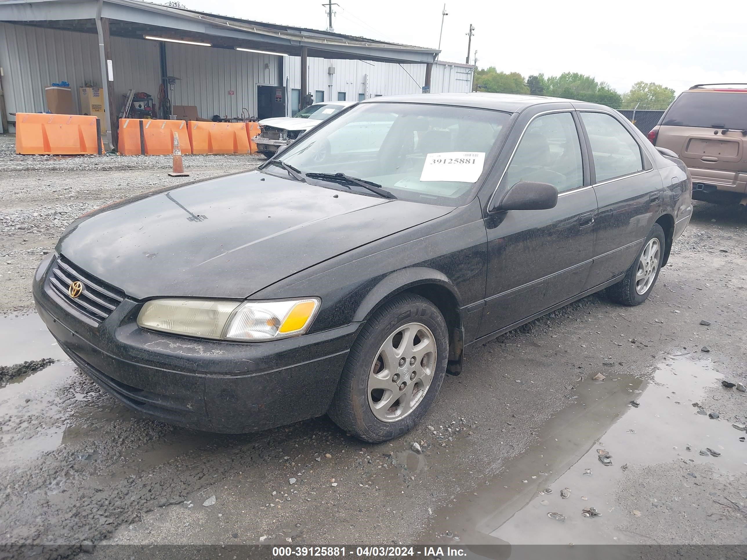 Photo 1 VIN: JT2BF28K5X0213022 - TOYOTA CAMRY 