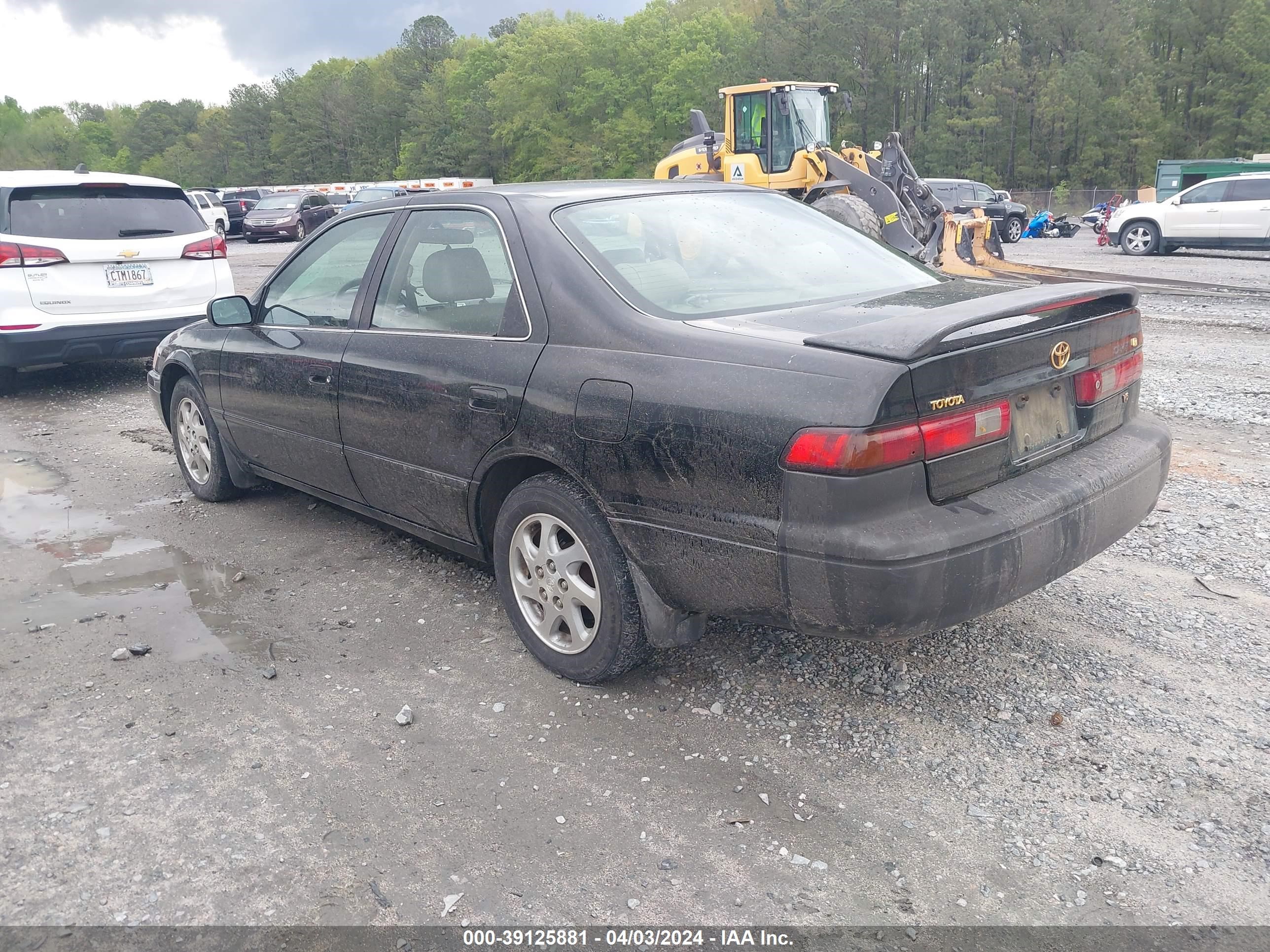 Photo 2 VIN: JT2BF28K5X0213022 - TOYOTA CAMRY 