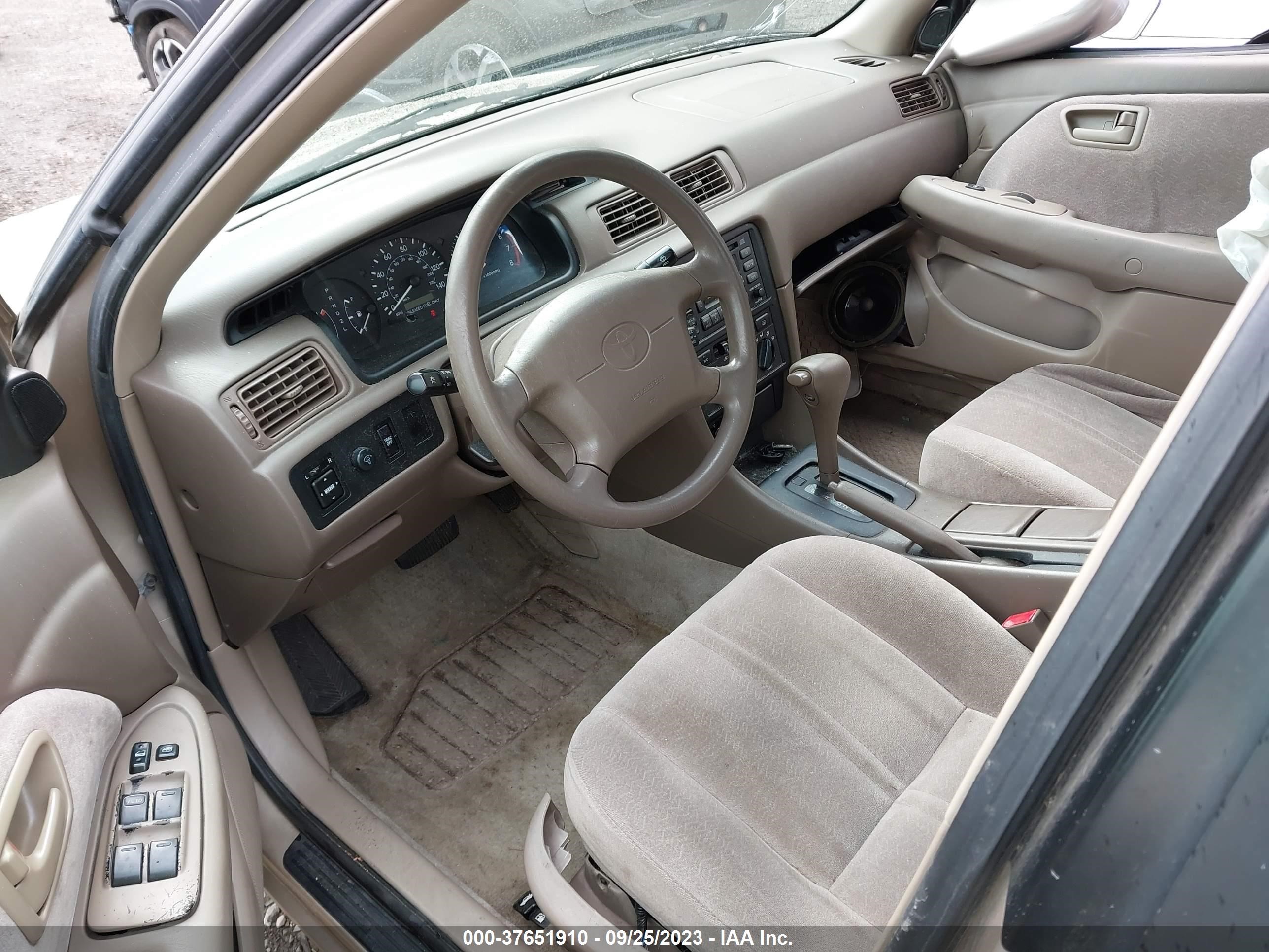 Photo 4 VIN: JT2BF28K6X0152960 - TOYOTA CAMRY 