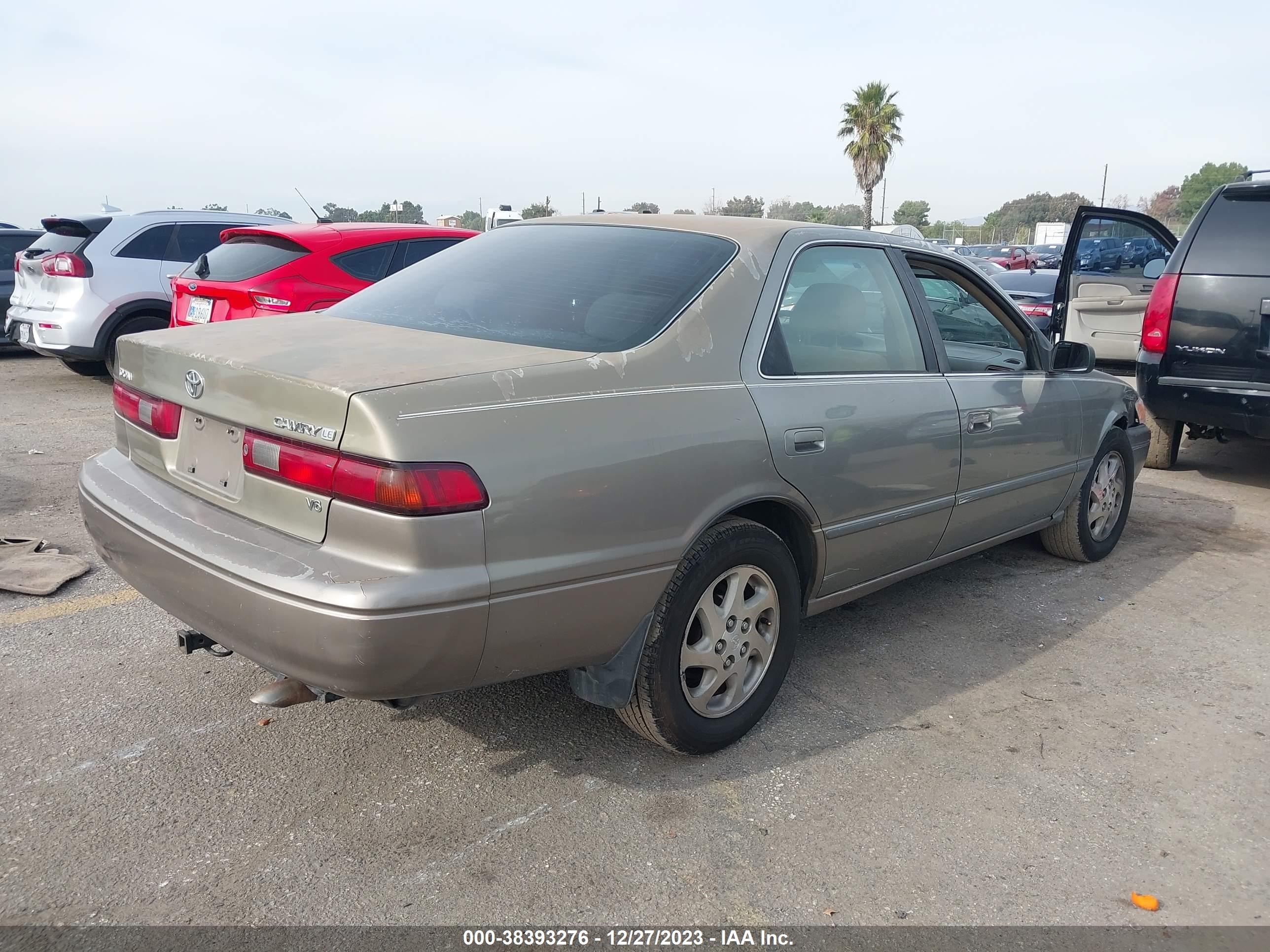 Photo 3 VIN: JT2BF28K6X0223395 - TOYOTA CAMRY 