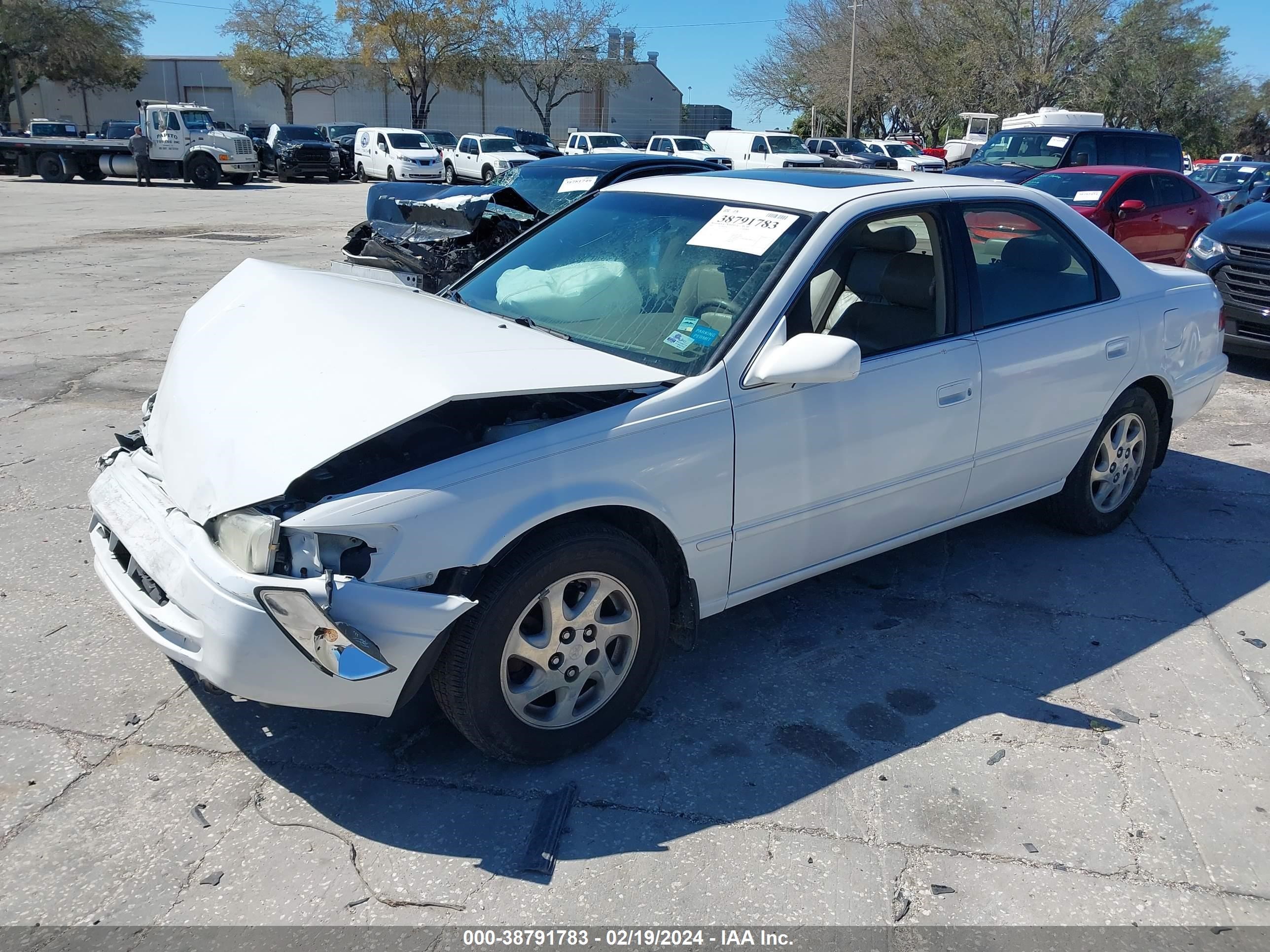 Photo 1 VIN: JT2BF28K7X0203835 - TOYOTA CAMRY 