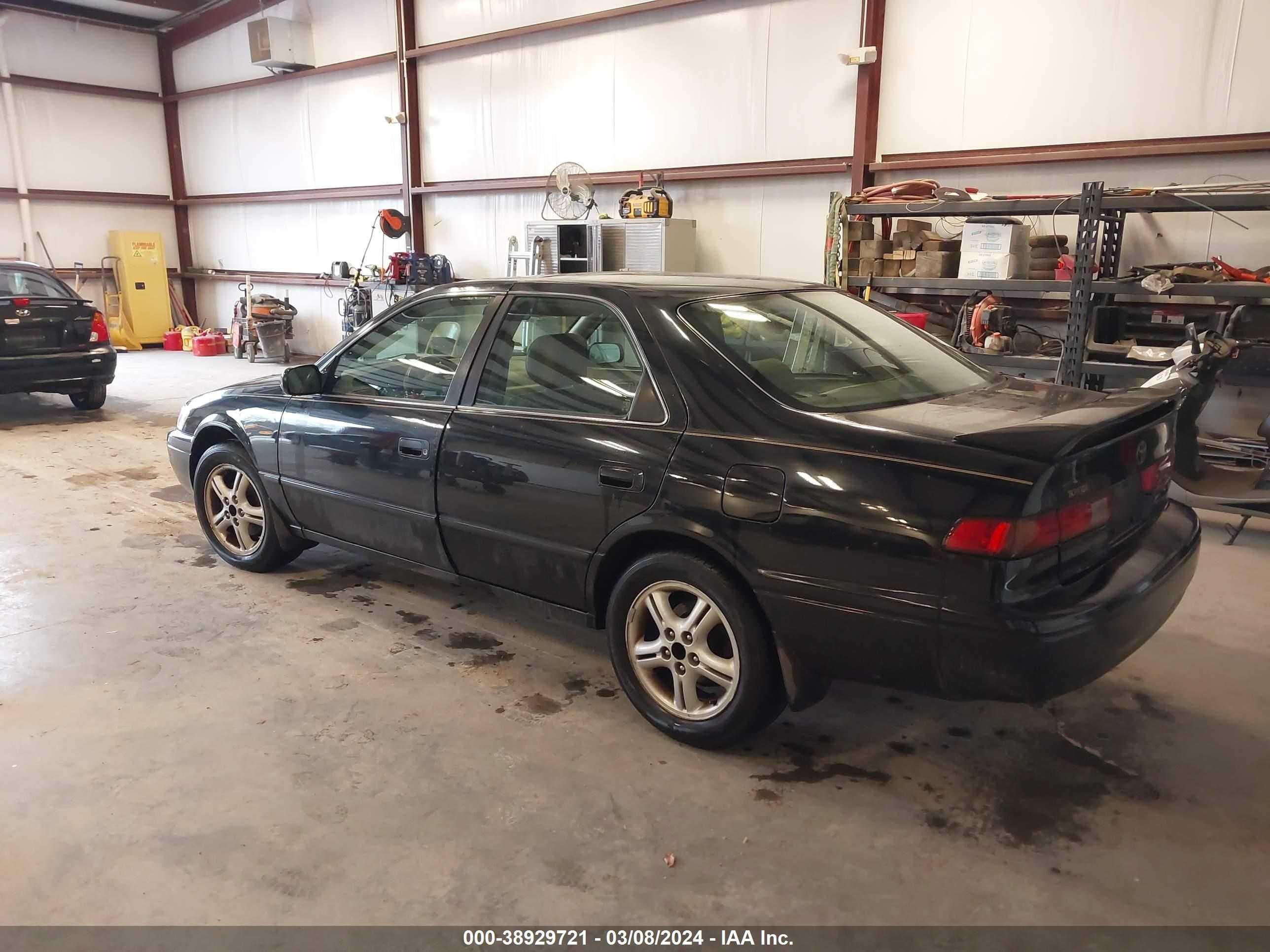 Photo 2 VIN: JT2BF28K7X0203849 - TOYOTA CAMRY 