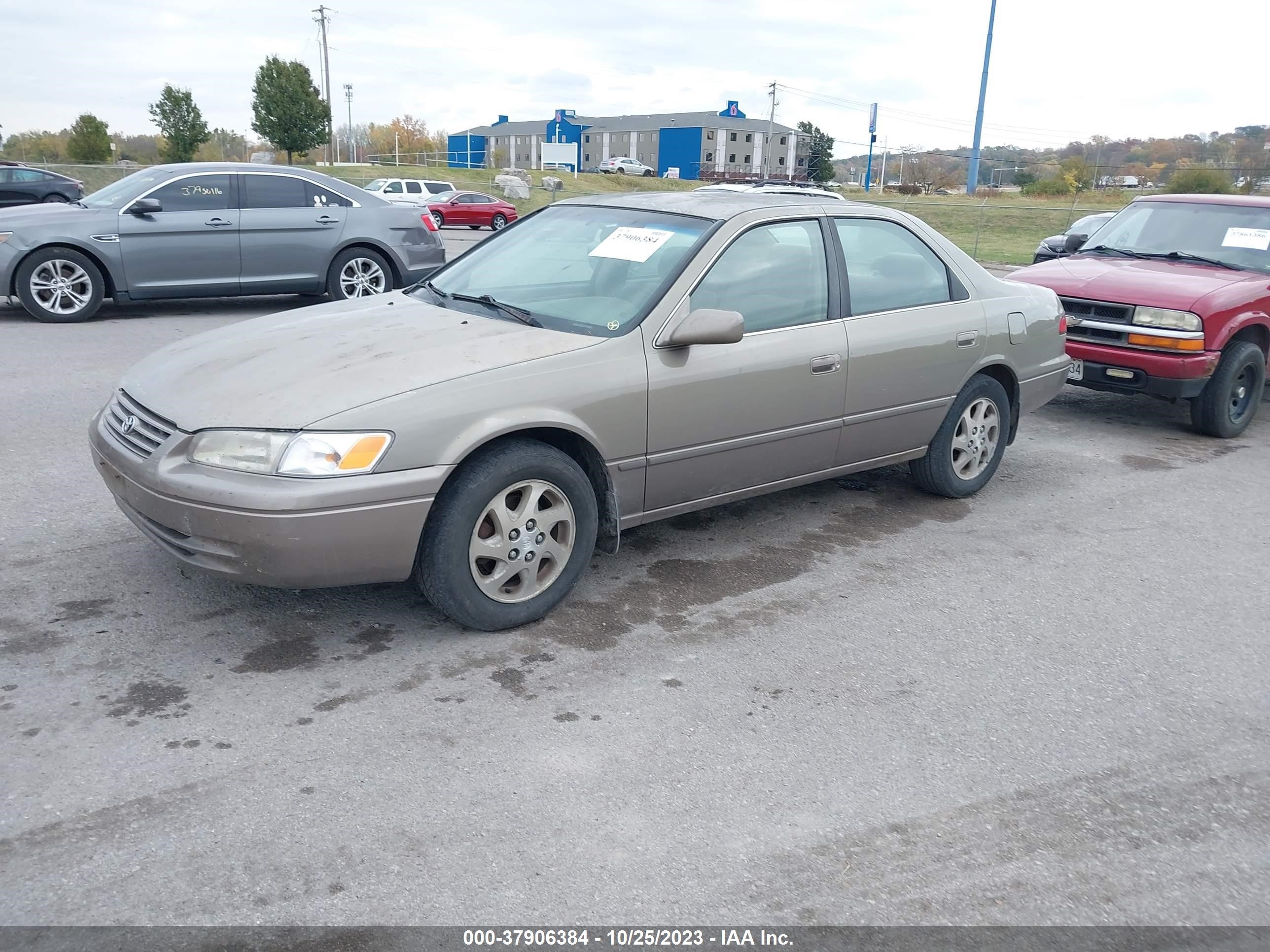 Photo 1 VIN: JT2BF28K7X0213264 - TOYOTA CAMRY 