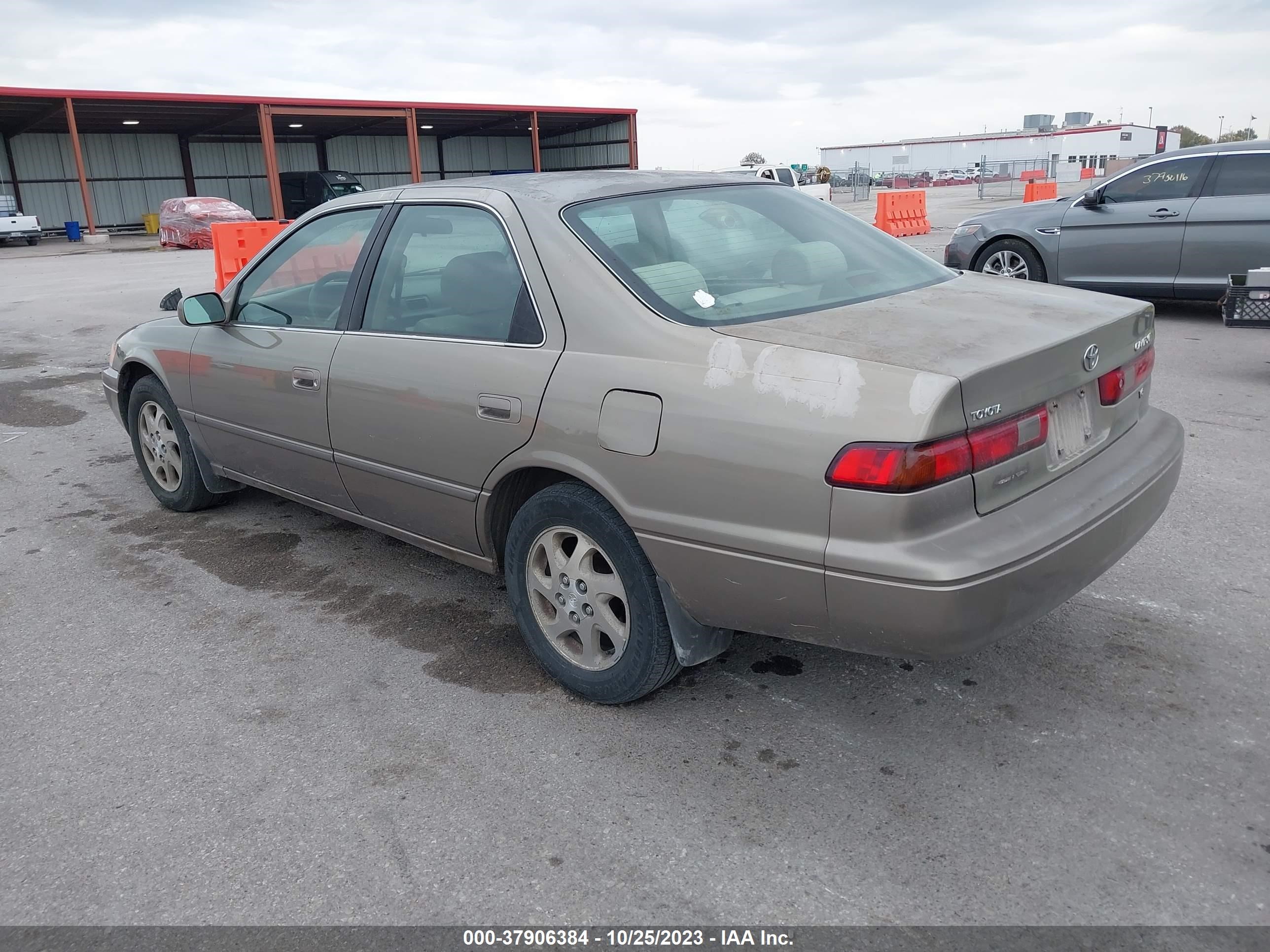 Photo 2 VIN: JT2BF28K7X0213264 - TOYOTA CAMRY 