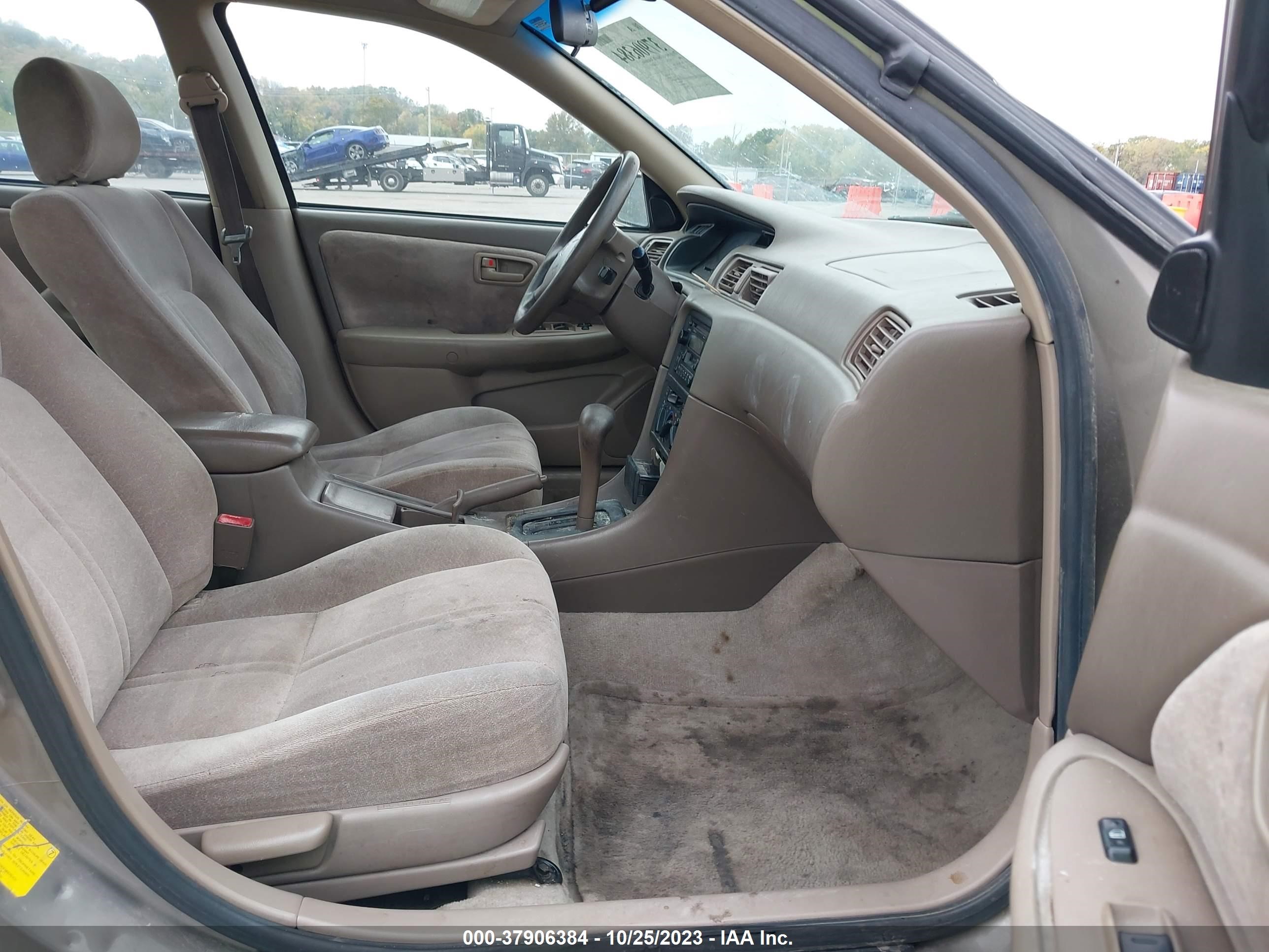 Photo 4 VIN: JT2BF28K7X0213264 - TOYOTA CAMRY 