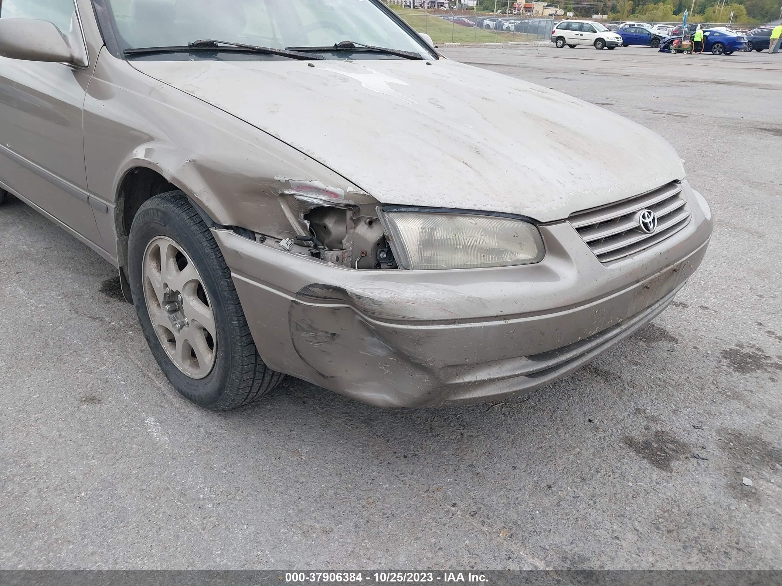 Photo 5 VIN: JT2BF28K7X0213264 - TOYOTA CAMRY 