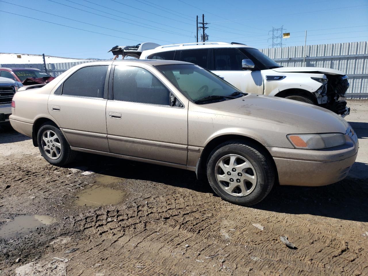 Photo 3 VIN: JT2BF28K8W0112202 - TOYOTA CAMRY 