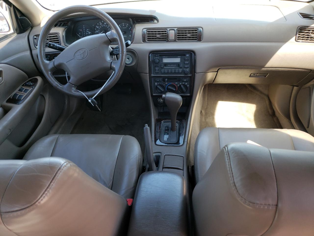 Photo 7 VIN: JT2BF28K8W0112202 - TOYOTA CAMRY 