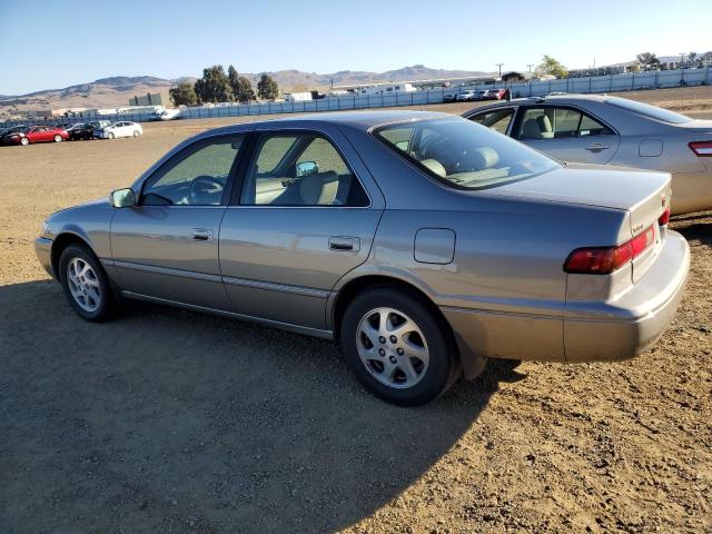 Photo 1 VIN: JT2BF28K9W0122995 - TOYOTA CAMRY LE 