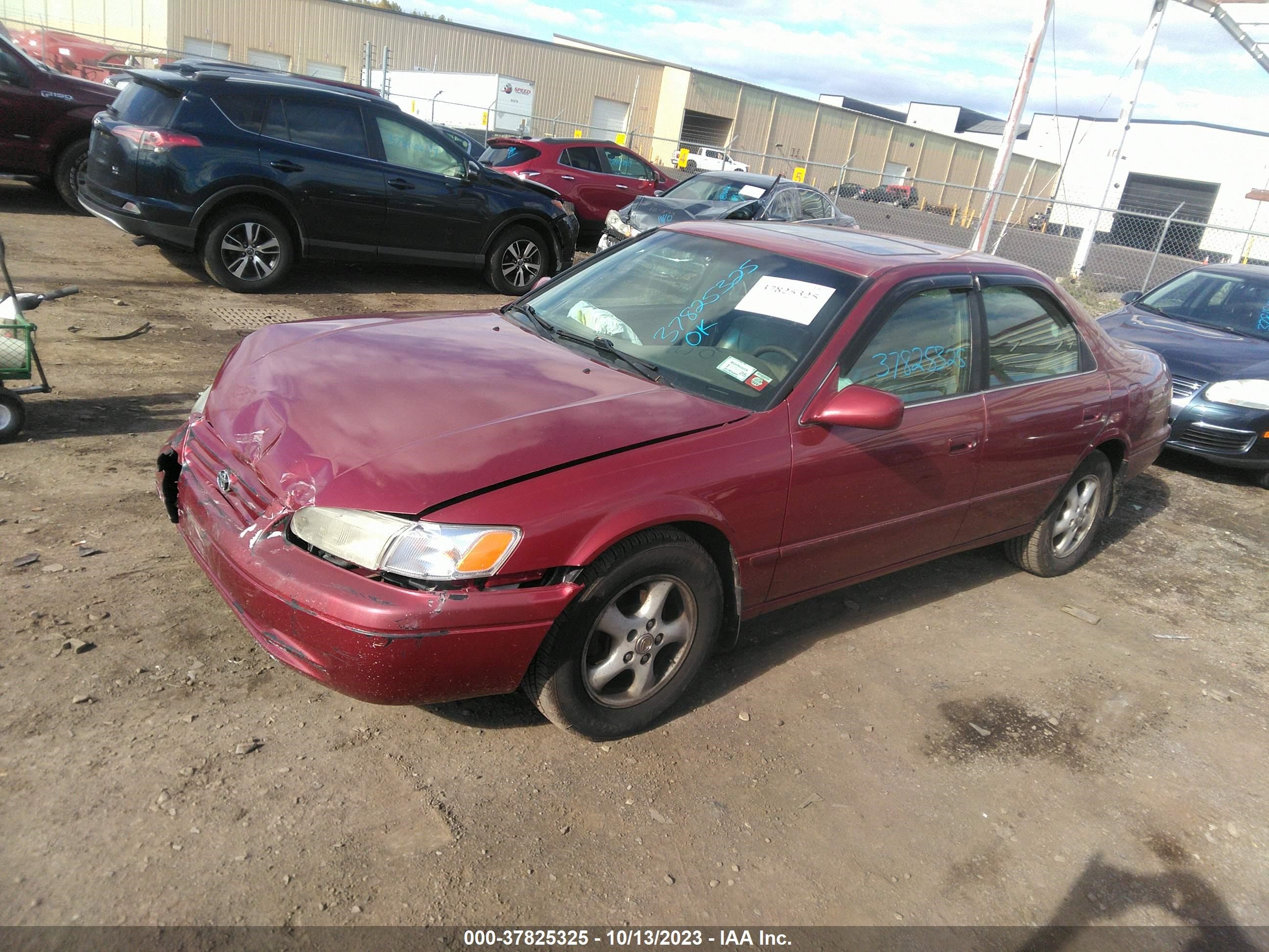 Photo 1 VIN: JT2BF28K9W0142731 - TOYOTA CAMRY 