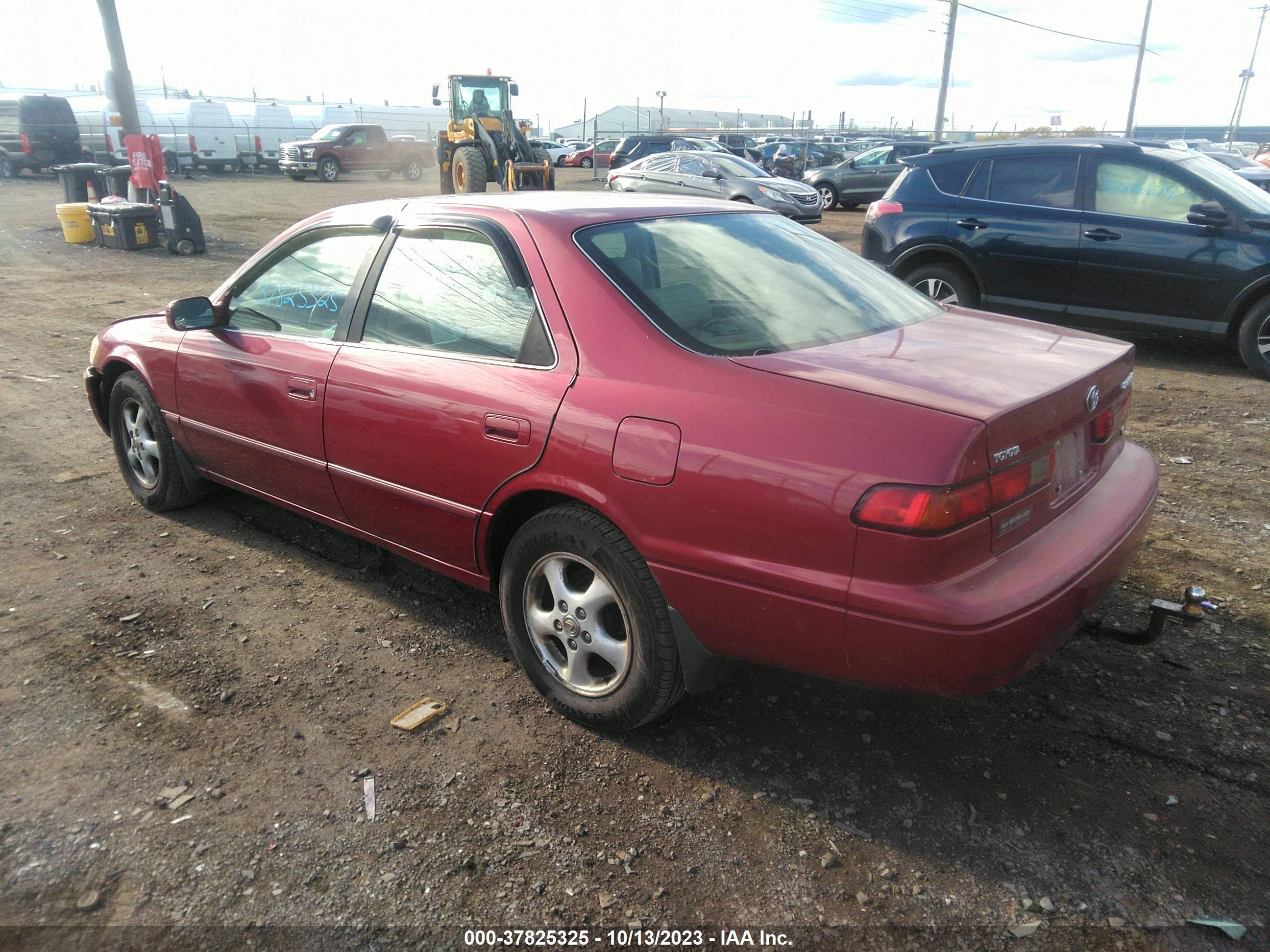 Photo 2 VIN: JT2BF28K9W0142731 - TOYOTA CAMRY 