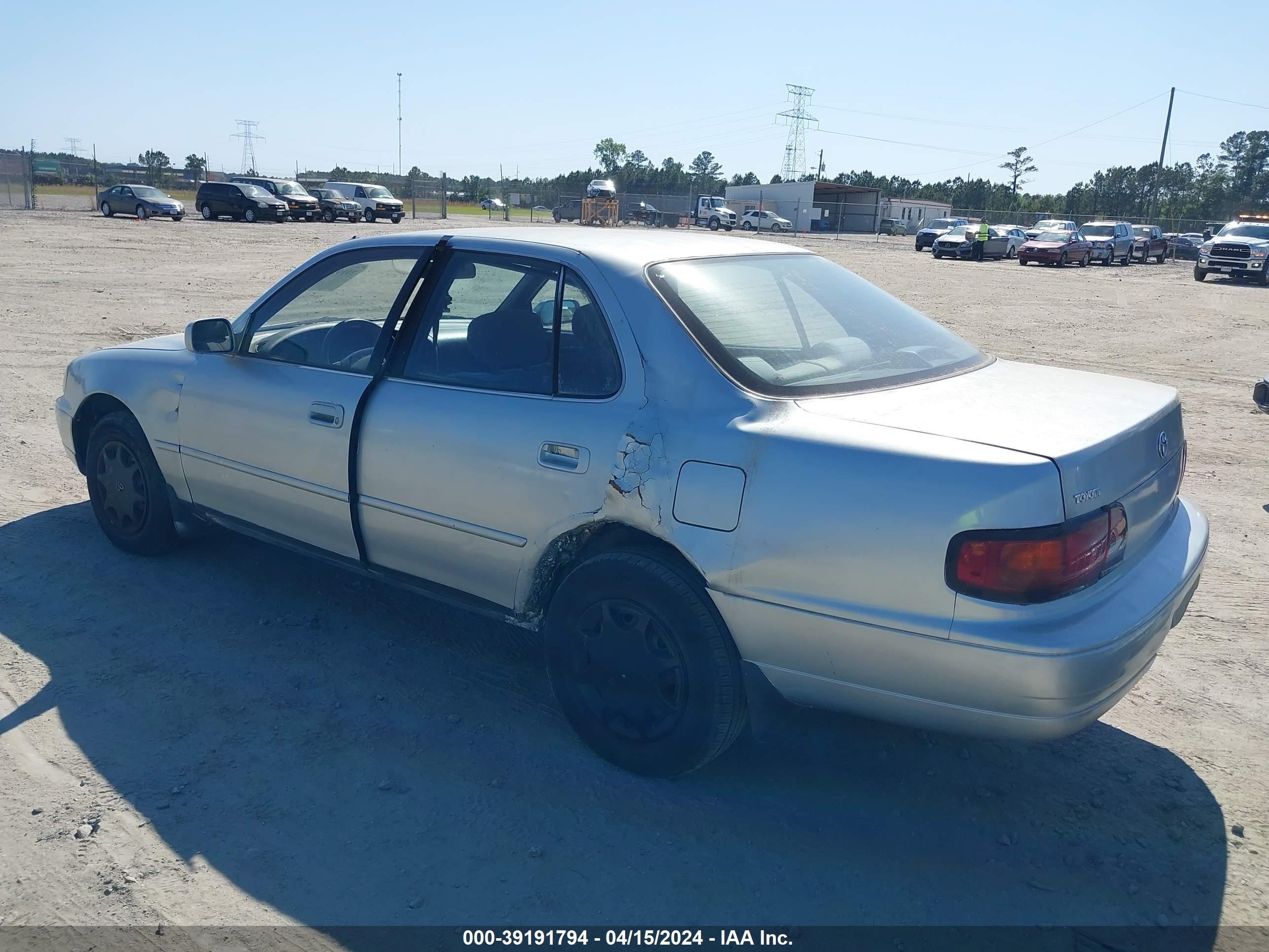 Photo 2 VIN: JT2BG12K0T0346703 - TOYOTA CAMRY 