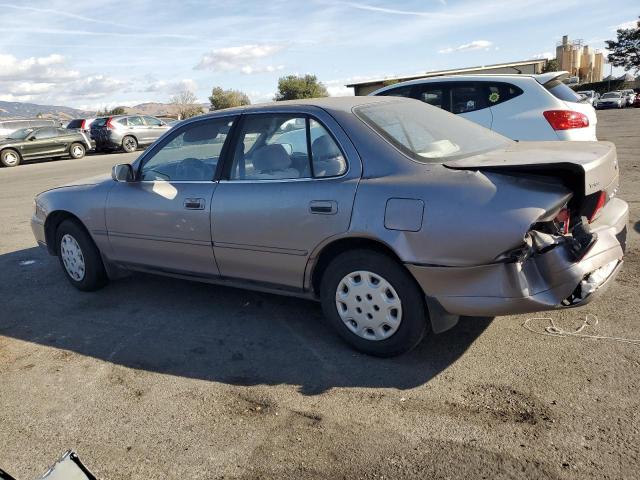 Photo 1 VIN: JT2BG12K0T0384657 - TOYOTA CAMRY DX 