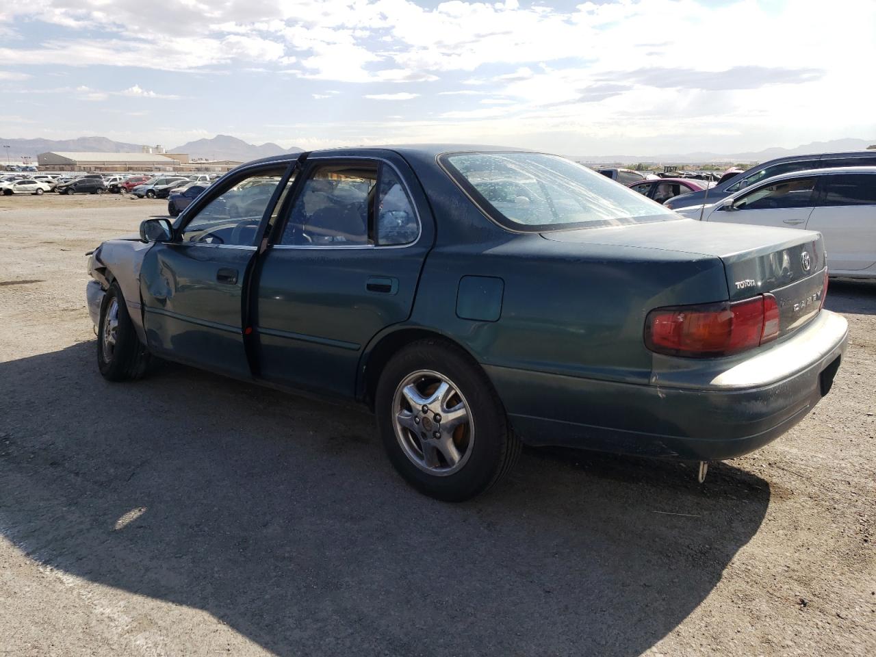 Photo 1 VIN: JT2BG12K1T0386028 - TOYOTA CAMRY 