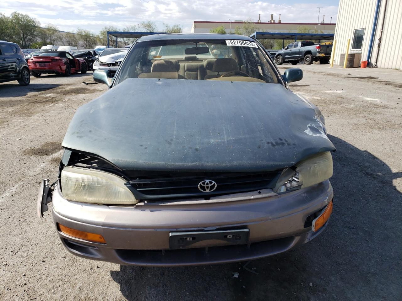 Photo 4 VIN: JT2BG12K1T0386028 - TOYOTA CAMRY 