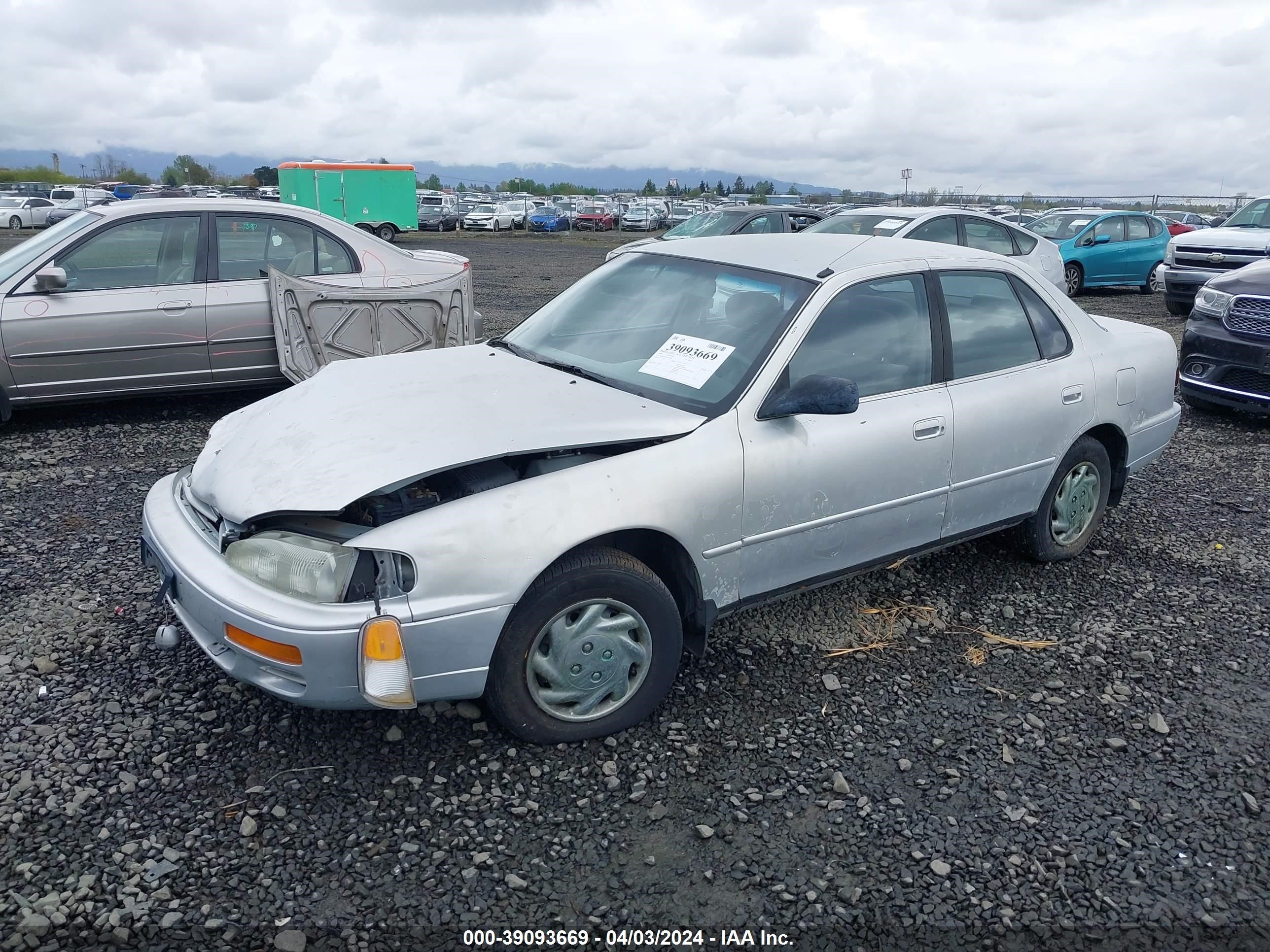 Photo 1 VIN: JT2BG12K3T0357386 - TOYOTA CAMRY 