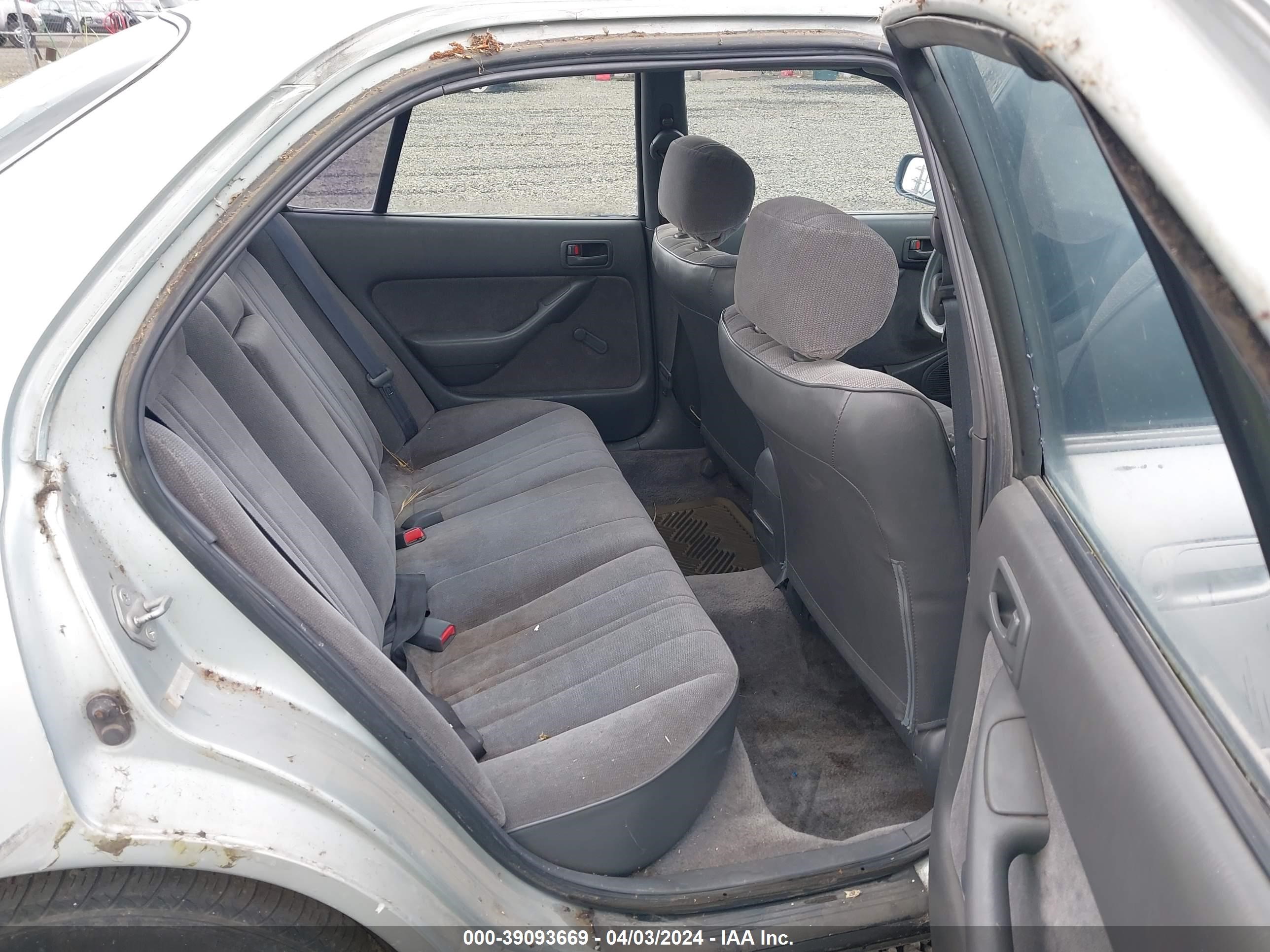 Photo 7 VIN: JT2BG12K3T0357386 - TOYOTA CAMRY 