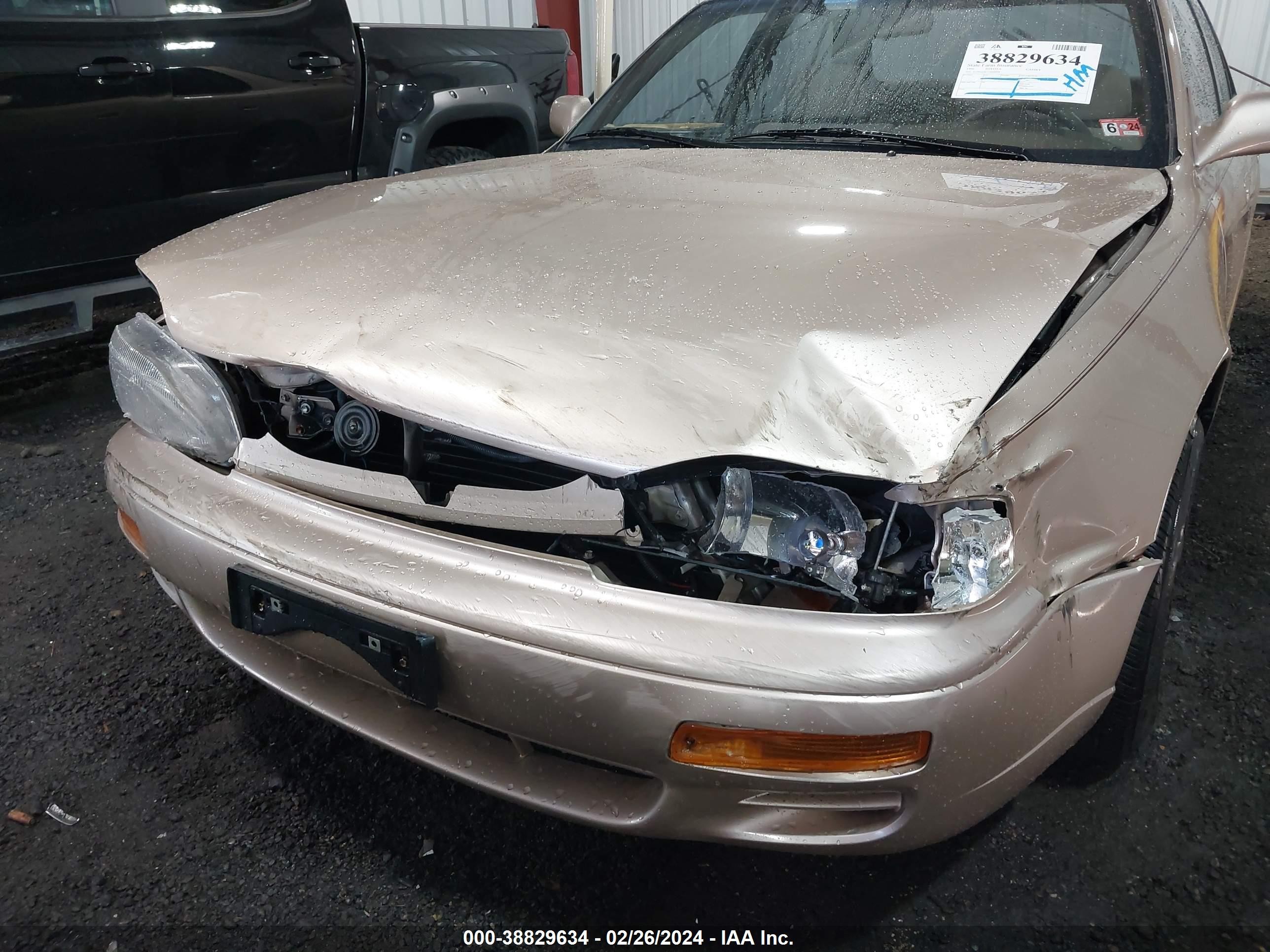 Photo 5 VIN: JT2BG12K3T0408448 - TOYOTA CAMRY 