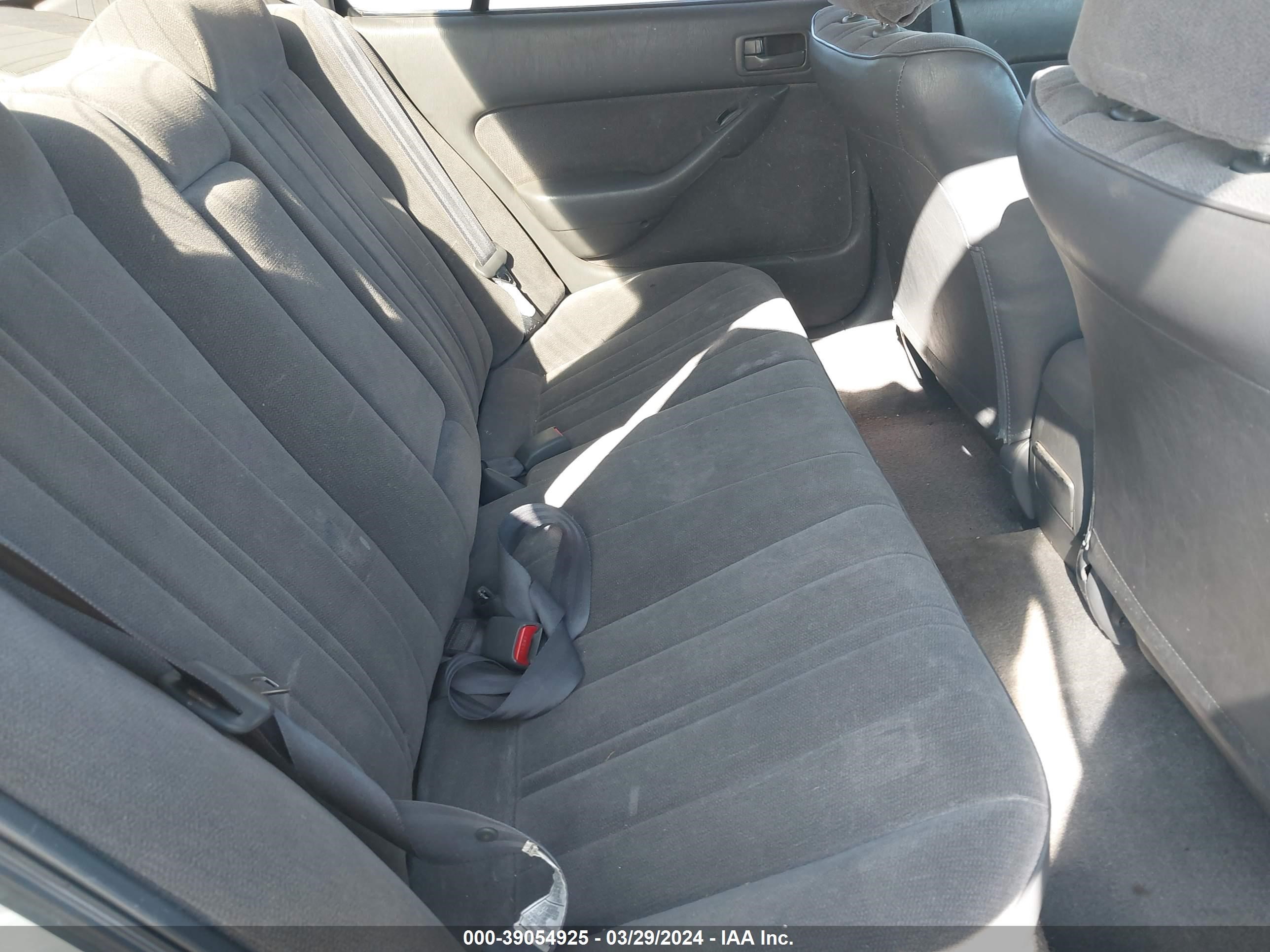 Photo 7 VIN: JT2BG12K5T0363948 - TOYOTA CAMRY 