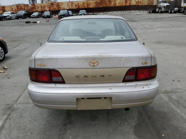 Photo 5 VIN: JT2BG12K7T0394442 - TOYOTA CAMRY DX 